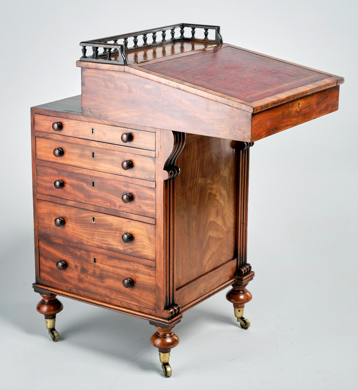 A Superior English Regency Period Davenport Desk in Figured Mahogany, Circa 1830 For Sale 6
