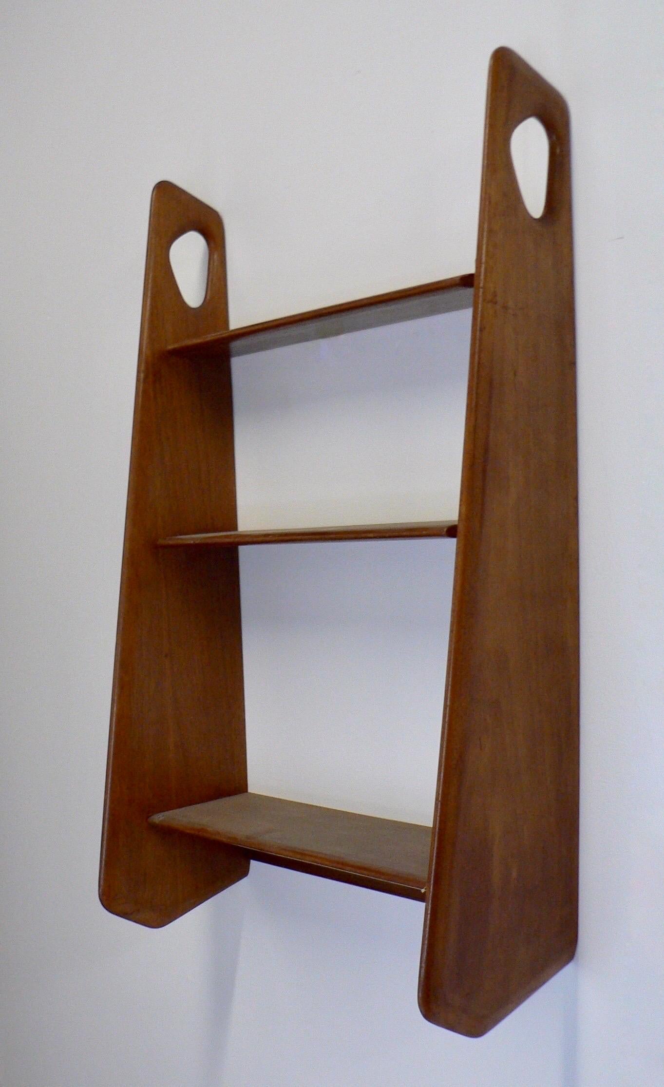 A suspended bookshelf Pierre Cruege. Editions Formes - France 1950 In Fair Condition In SOTTEVILLE-LÈS-ROUEN, FR