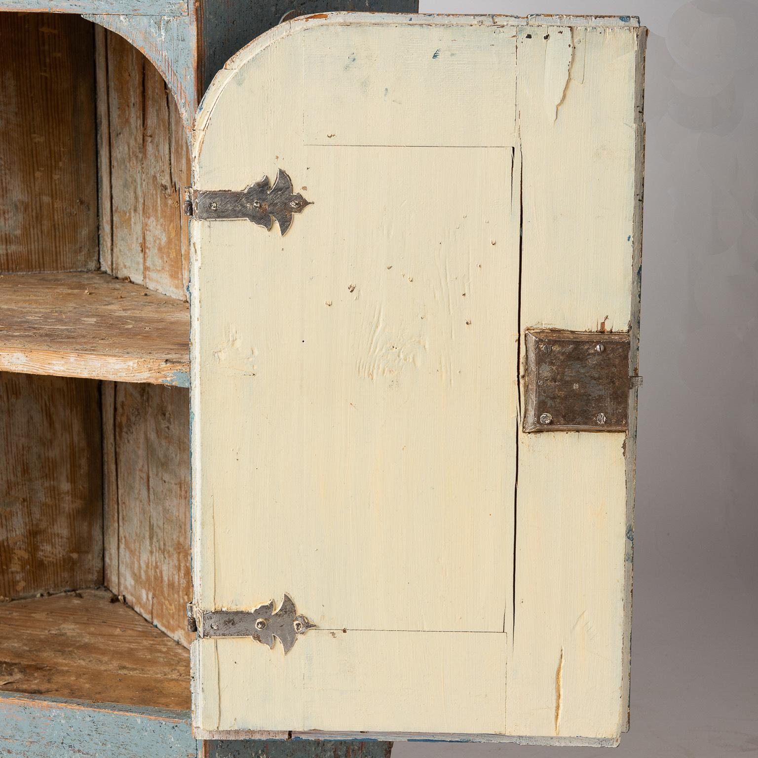 Swedish Baroque Period Blue Painted Corner Cupboard with Original Glass For Sale 3