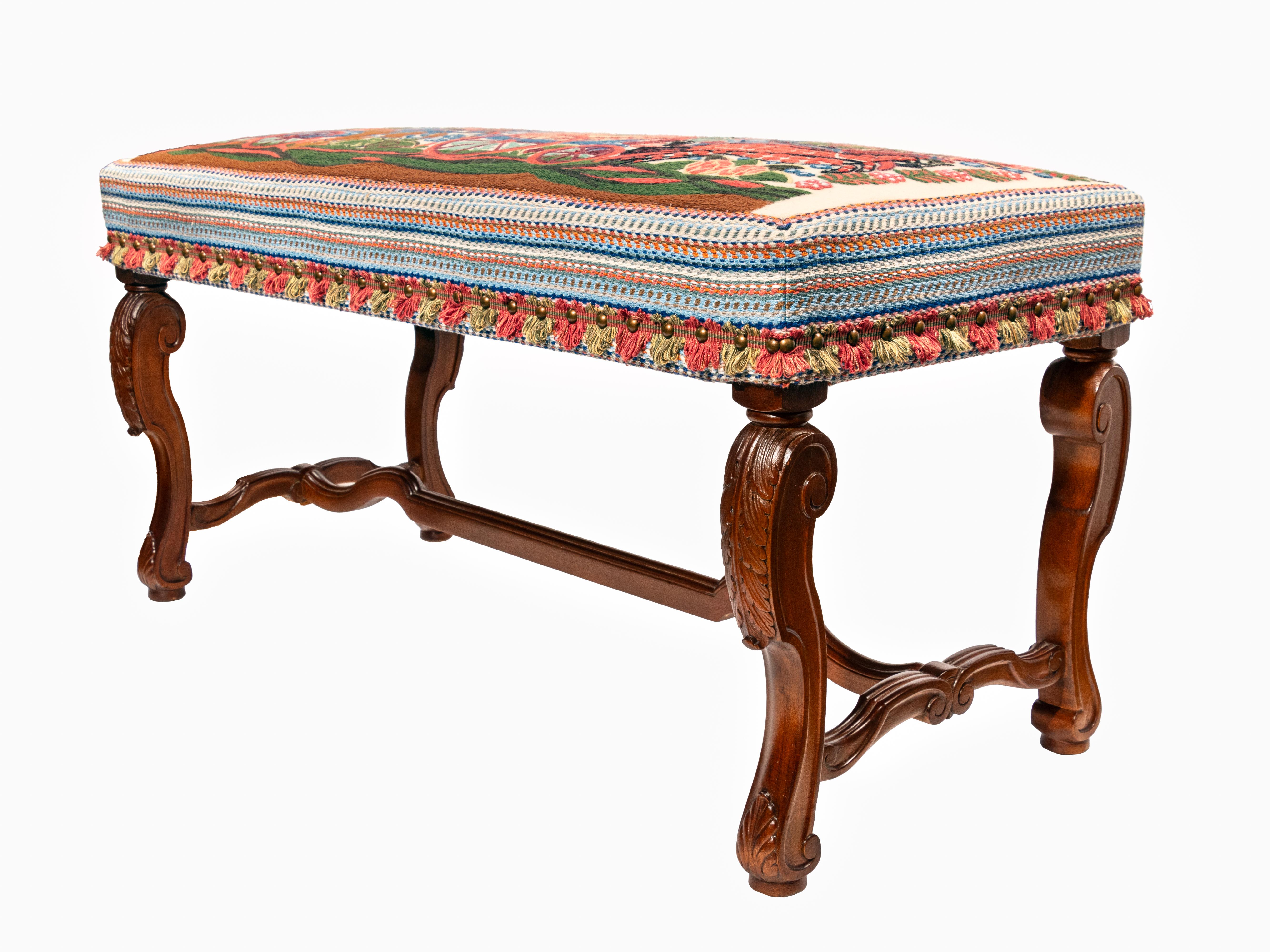 Baroque Un banc suédois de style baroque sculpté à la main en vente
