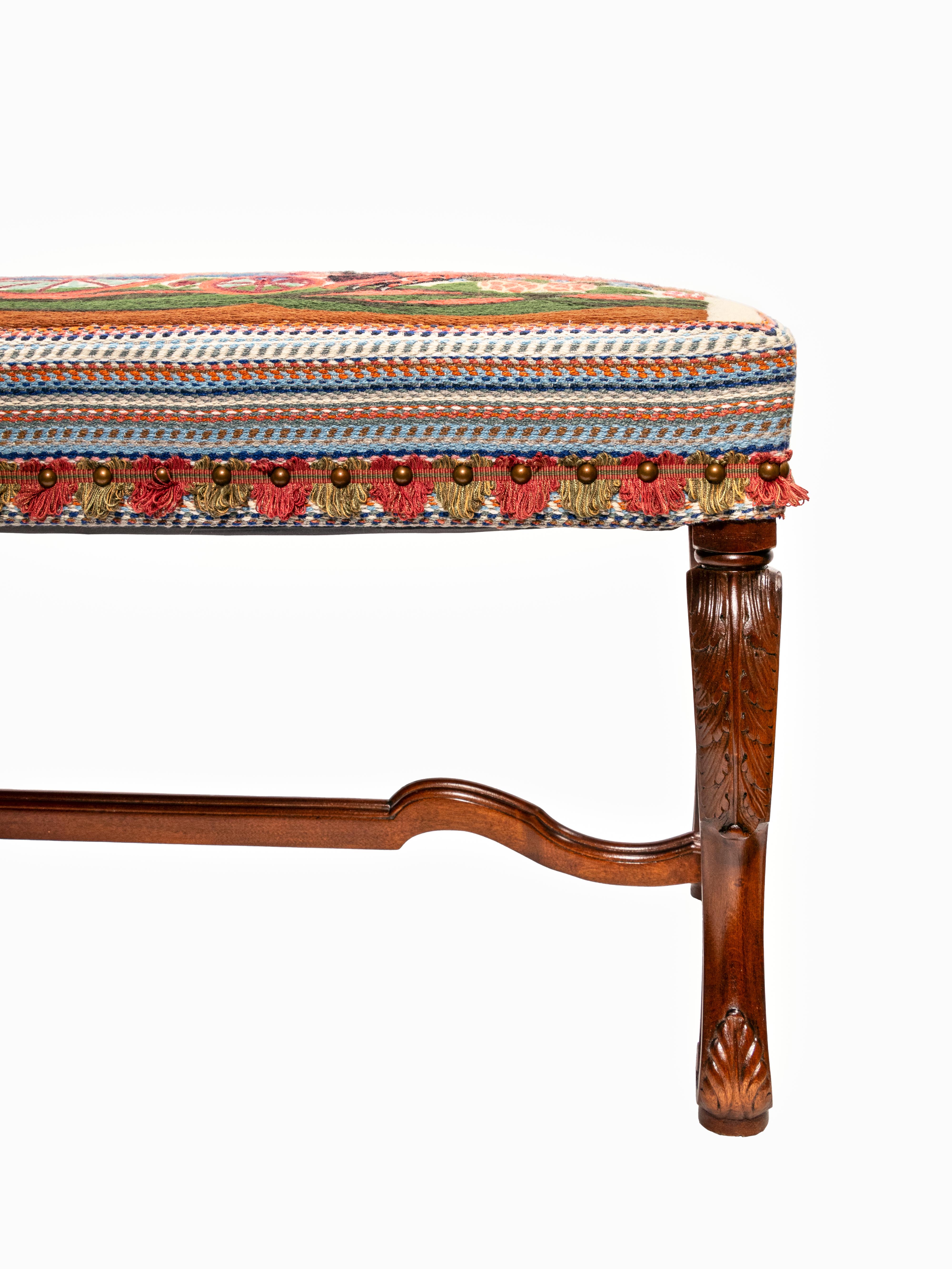 Sculpté à la main Un banc suédois de style baroque sculpté à la main en vente