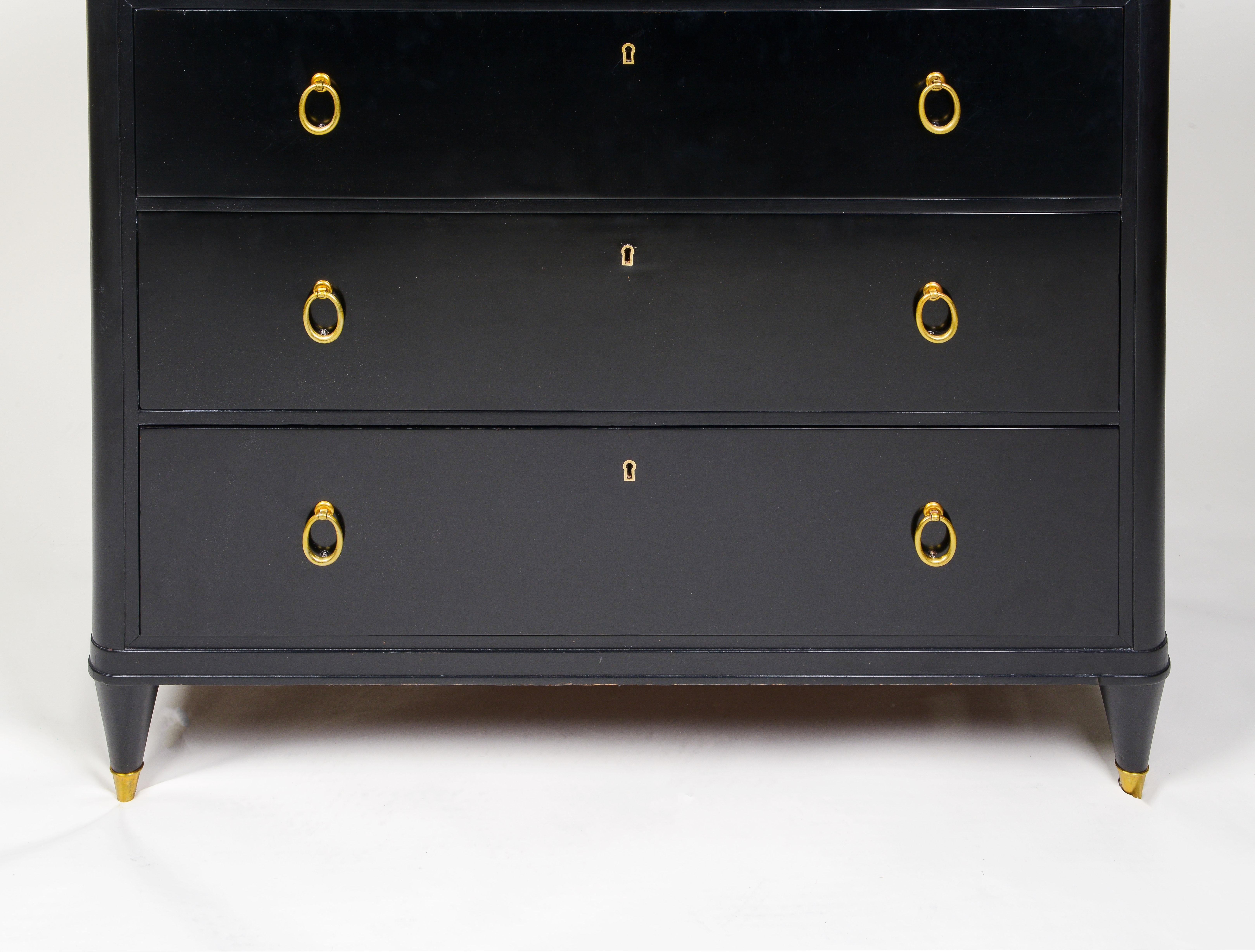 A Swedish Black Lacquer Commode In Good Condition For Sale In New York, NY