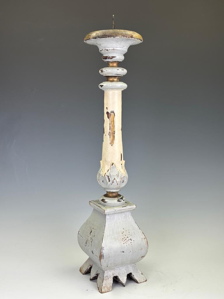 Ein schwedischer geschnitzter Holzleuchter, CIRCA 1870 im Angebot 8