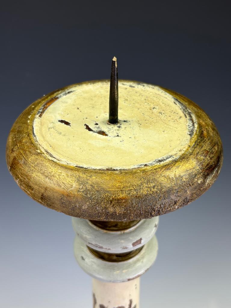 Ein schwedischer geschnitzter Holzleuchter, CIRCA 1870 im Zustand „Gut“ im Angebot in Lincoln, GB
