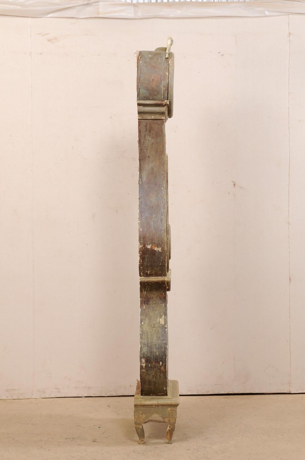 Verre Horloge de grand-père suédoise Fryksdahl avec base surélevée, vers 1820 en vente