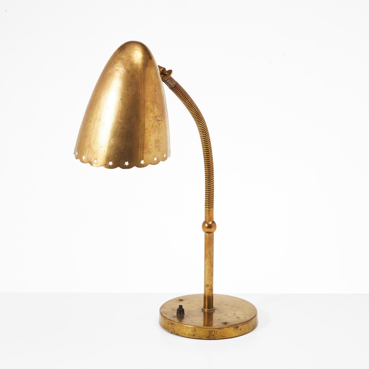 Suédois Lampe de table en laiton de la période des grâces suédoises en vente