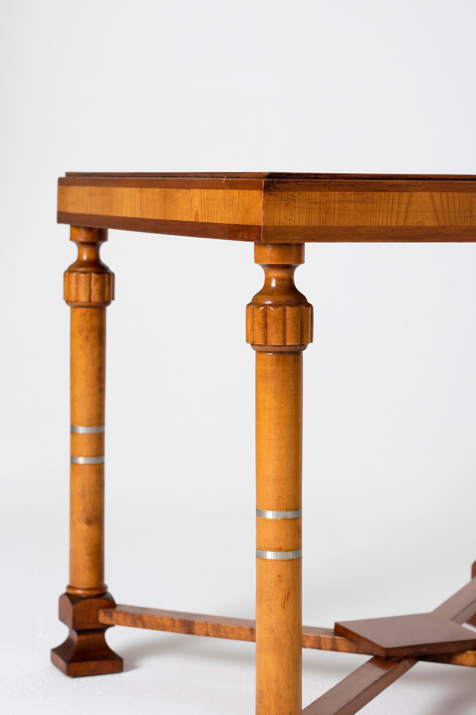 Swedish Grace Side Table 4