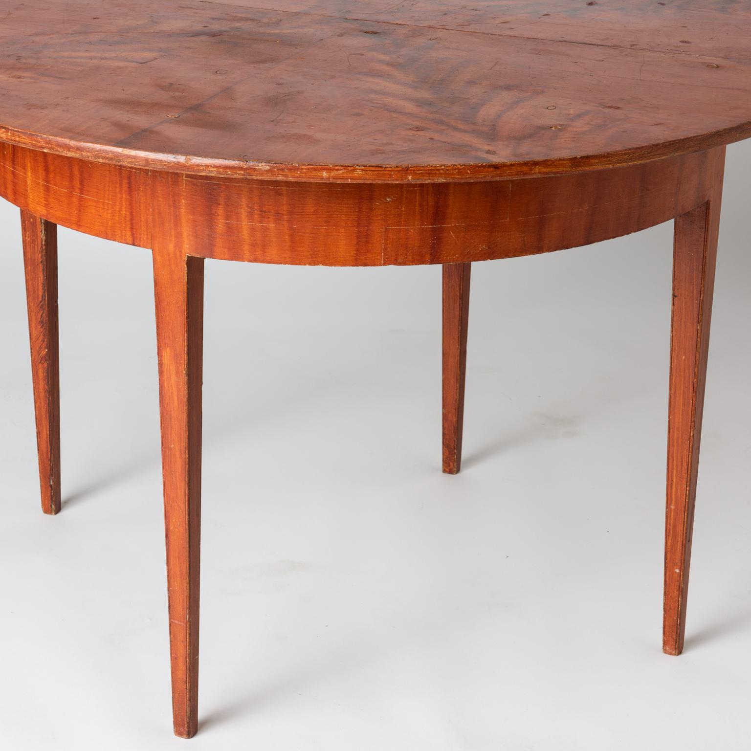 Swedish, Late Gustavian Period, Grain Painted Drop-Leaf Table, circa 1820 For Sale 1