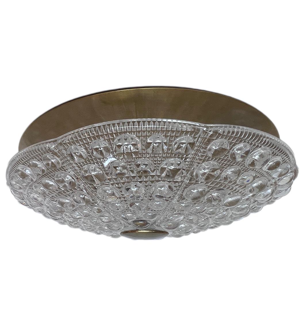 Plafonnier encastré en verre moulé et texturé suédois des années 1960 avec 6 lumières intérieures.

Mesures :
Chute : 4.5