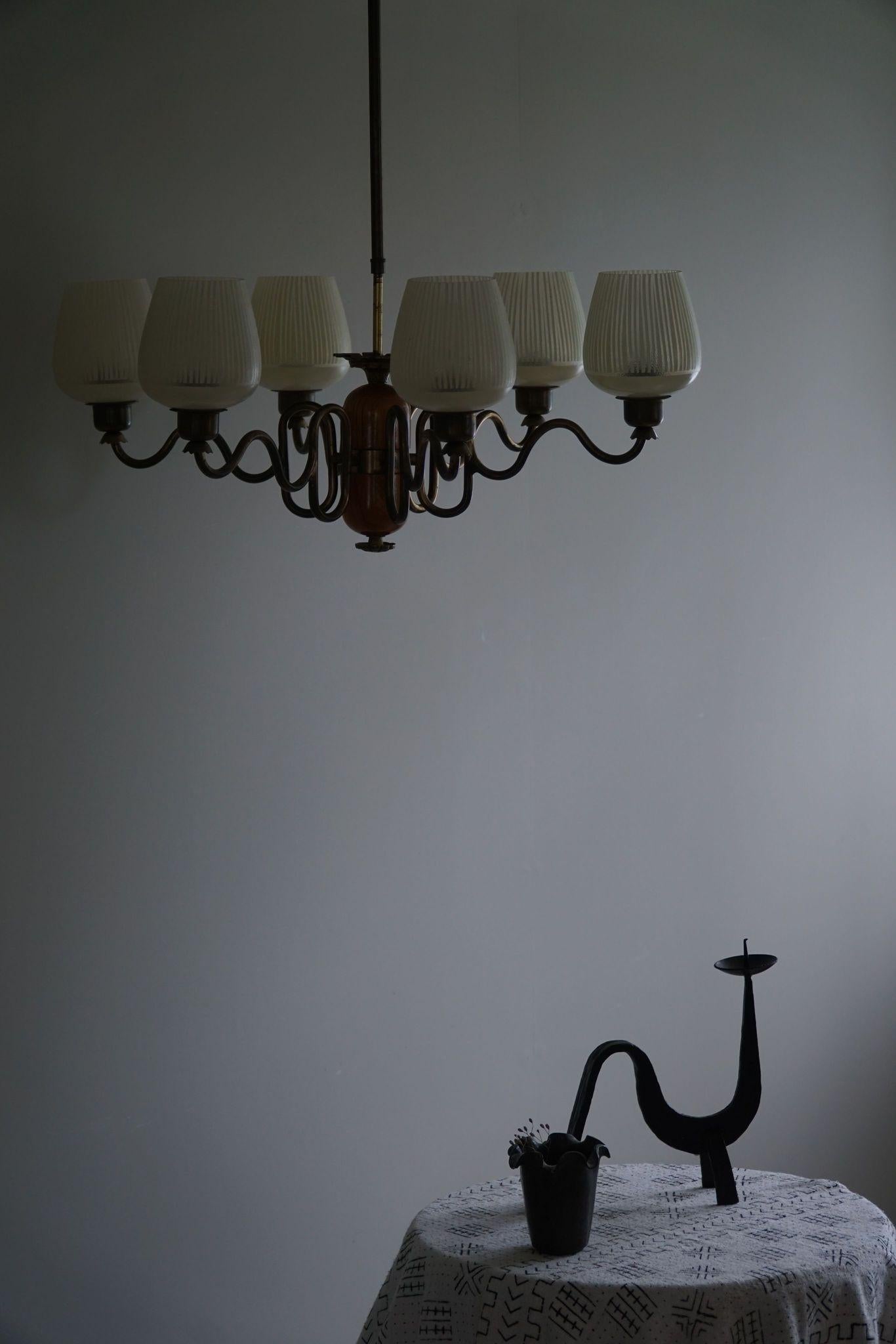 Lampadario moderno svedese a sei bracci del 1940, Art Deco, vetro, ottone e olmo 9