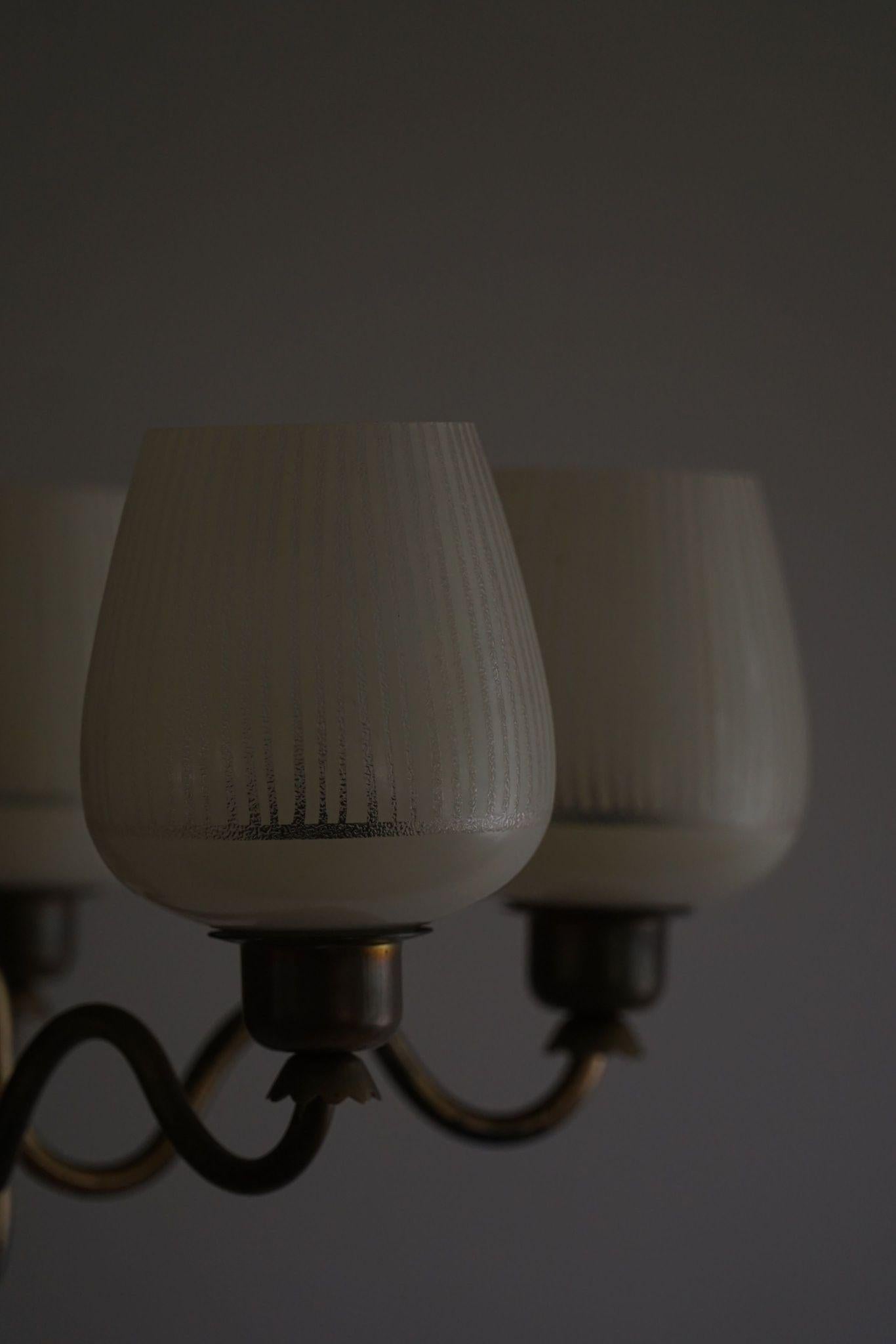 Lampadario moderno svedese a sei bracci del 1940, Art Deco, vetro, ottone e olmo 1