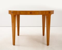 Mesa auxiliar circular sueca moderna de olmo, hacia la década de 1940