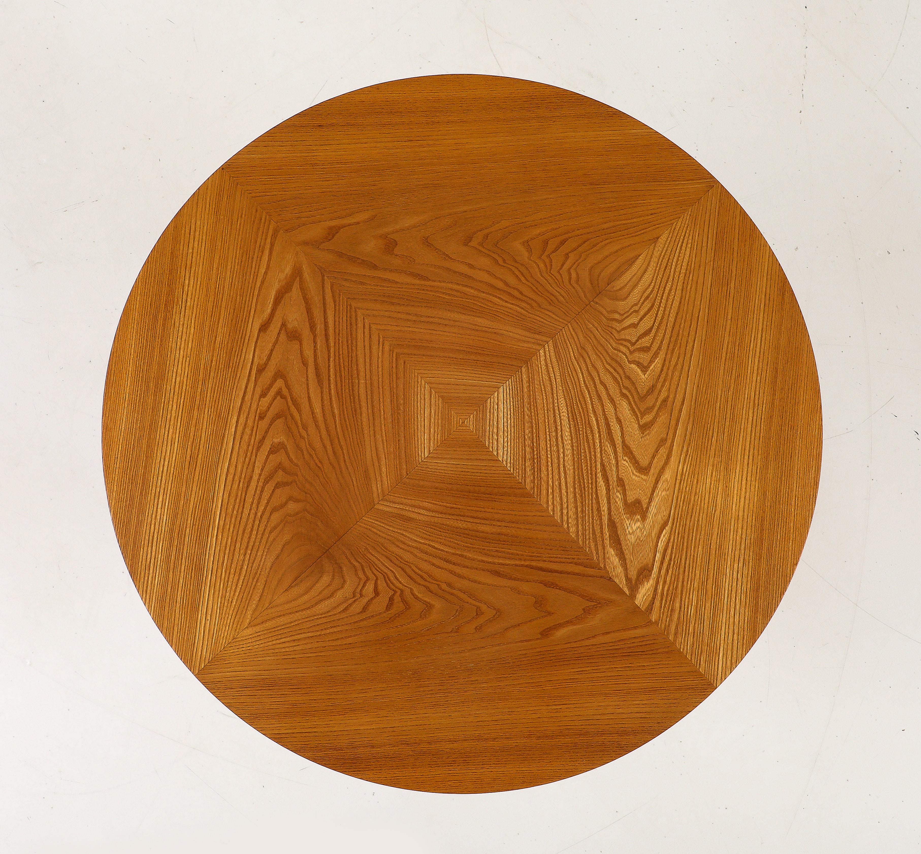 Milieu du XXe siècle Table d'appoint en bois d'Elmwood, The Moderns Moderns, Circa 1940s en vente