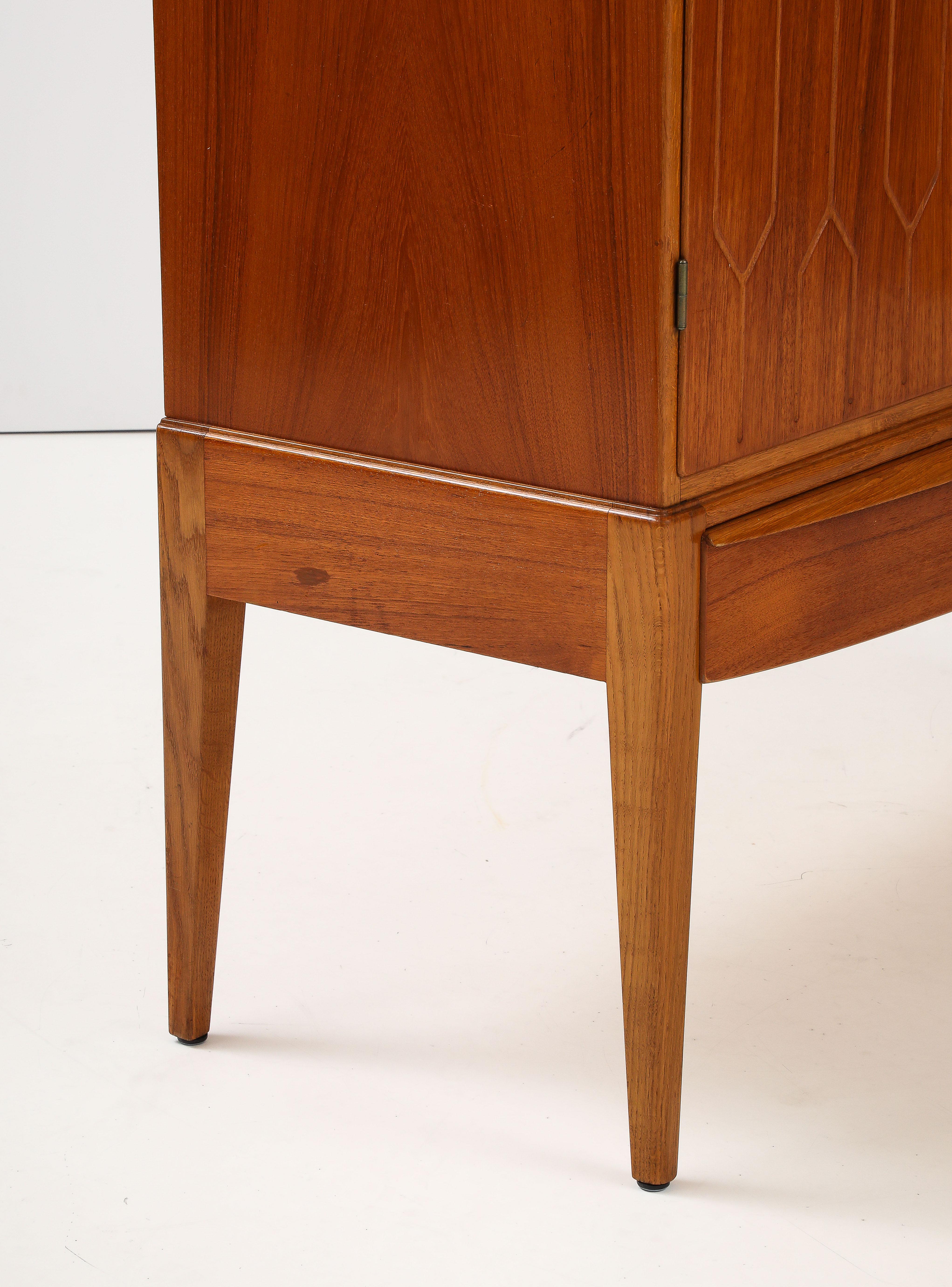 Meuble de rangement moderniste suédois en teck, vers 1940-50 1