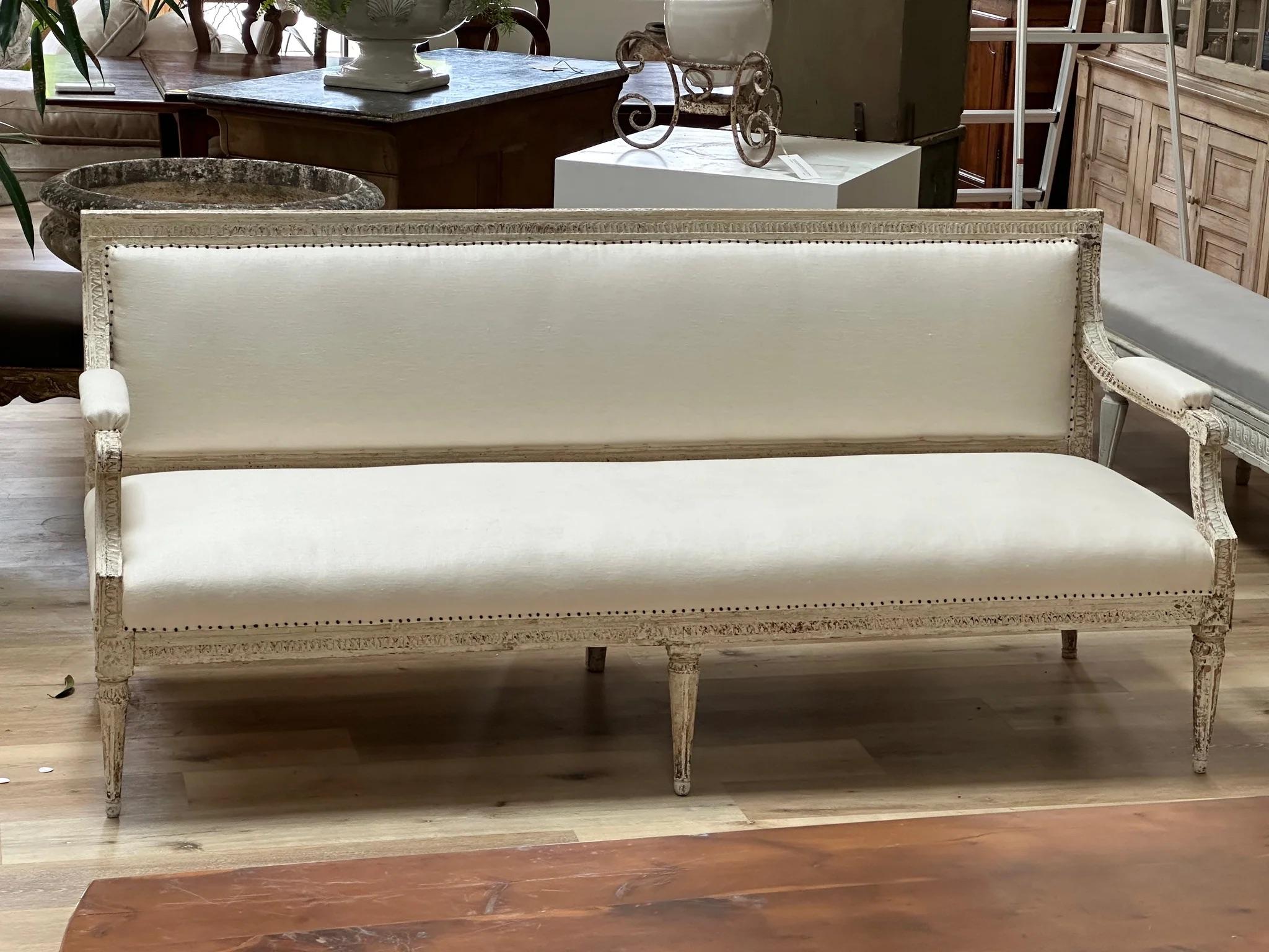 A Swedish Sofa bench Late 18th- 19th century In Good Condition For Sale In Charlottesville, VA
