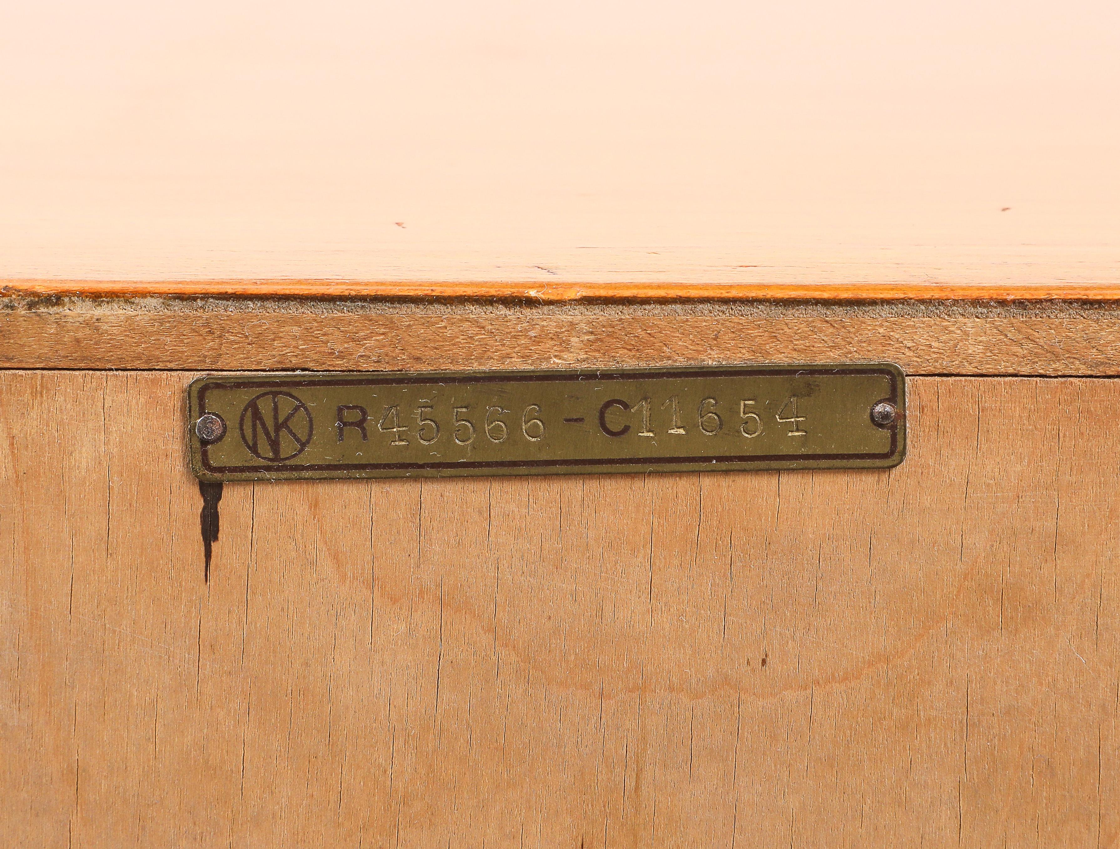 Cassettiera svedese Nordiska Kompaniet, circa 1940-50 in vendita 3