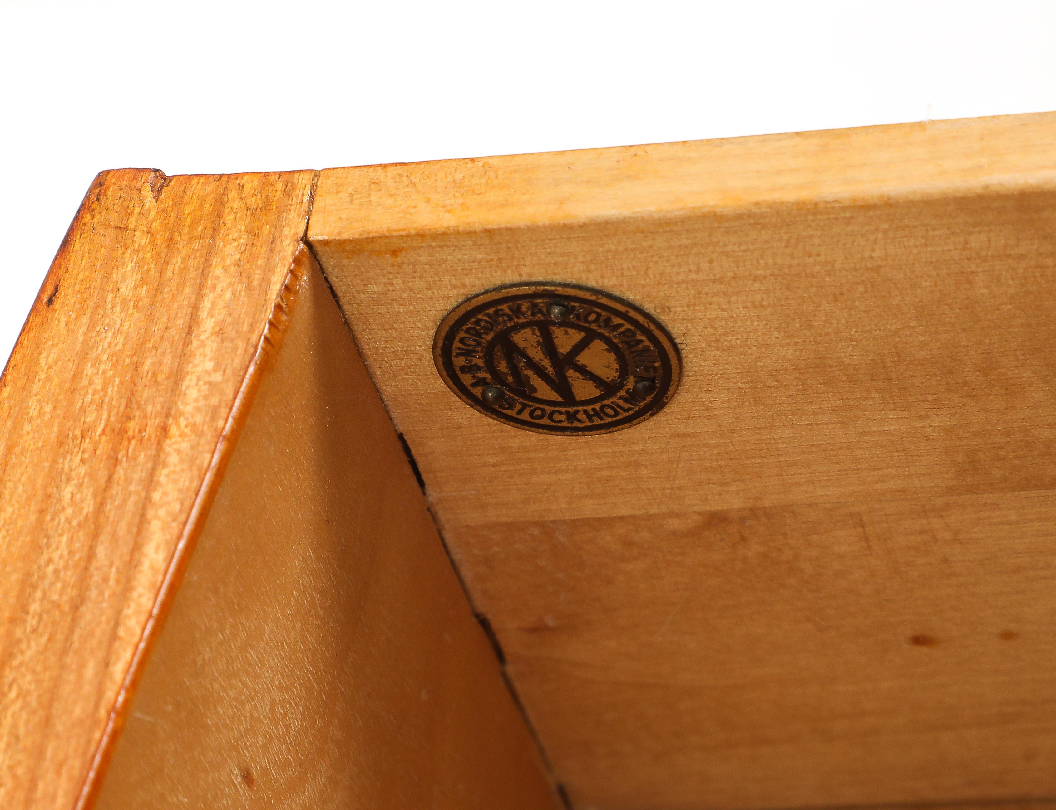 Cassettiera svedese Nordiska Kompaniet, circa 1940-50 in vendita 1