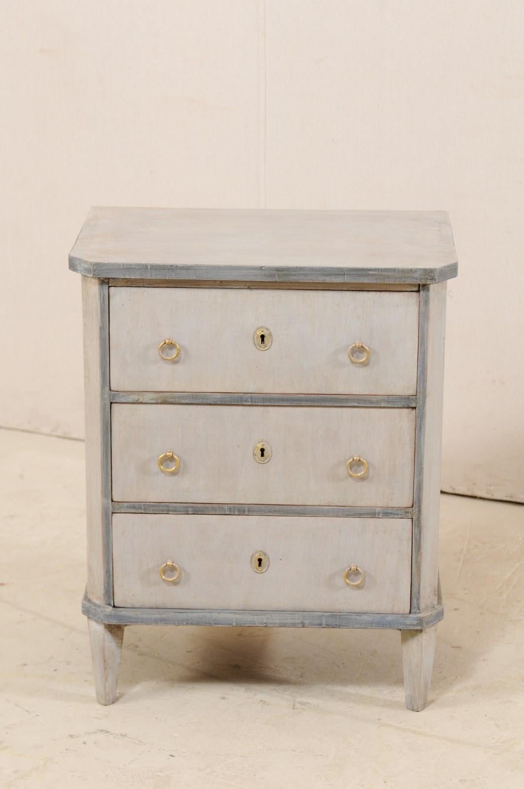 Hand-Painted Swedish Period Gustavian Petite Sized Three-Drawer Chest, Early 19th Century
