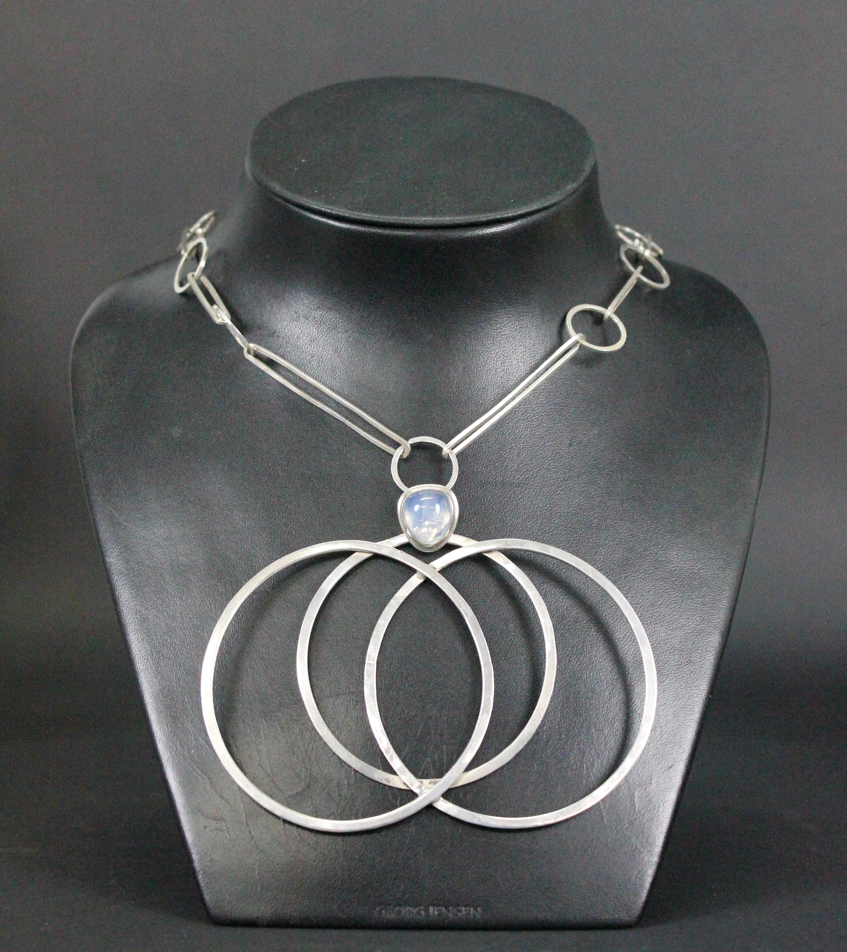 Very unusual design. Rare piece by Åke Bergman.
Pendant size 11x9cm. The chain is 81cm.
With Swedish silver marks 