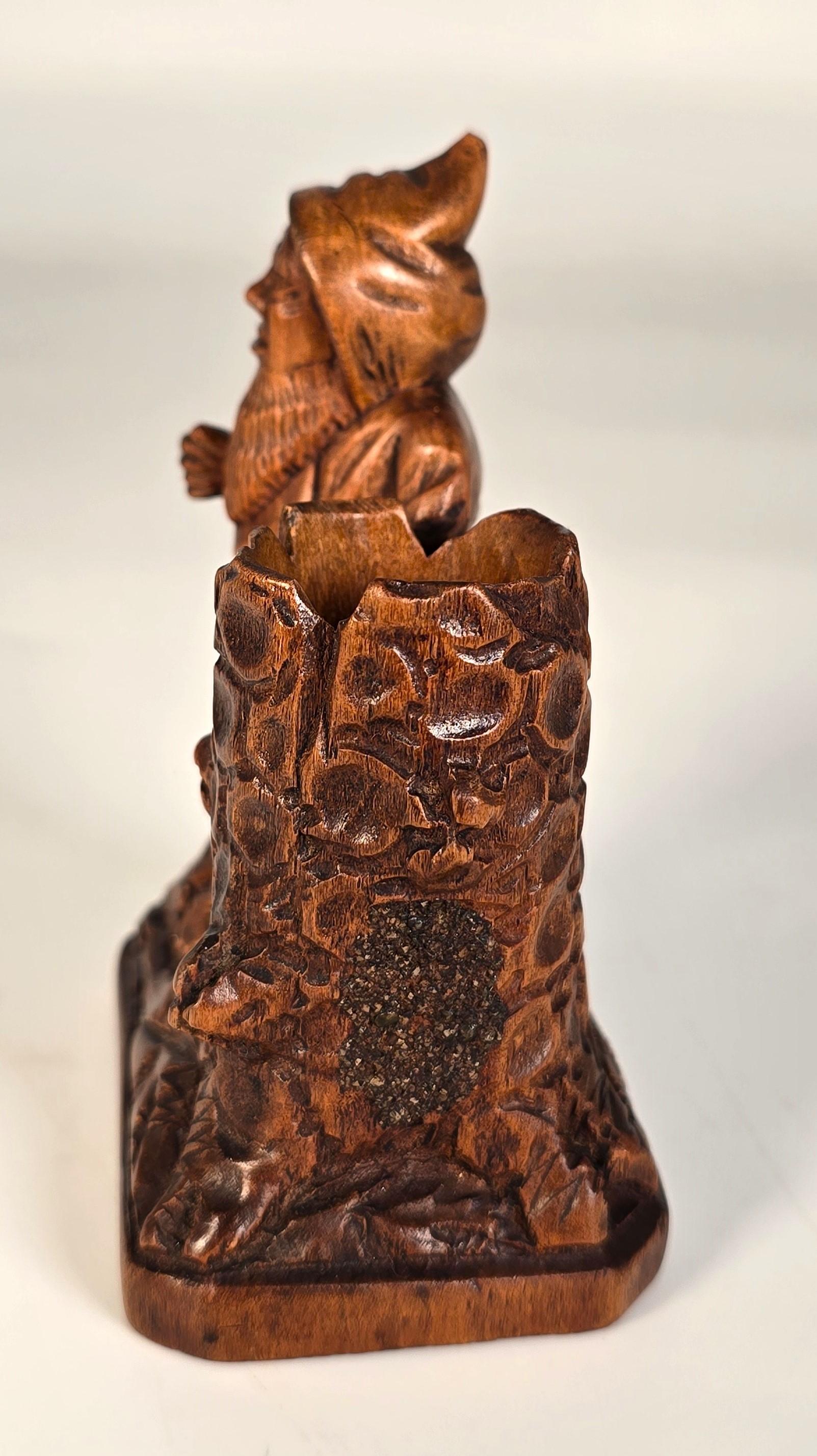 A Swiss Black Forest gnome matchstick holder/striker made in 1916 en vente 4