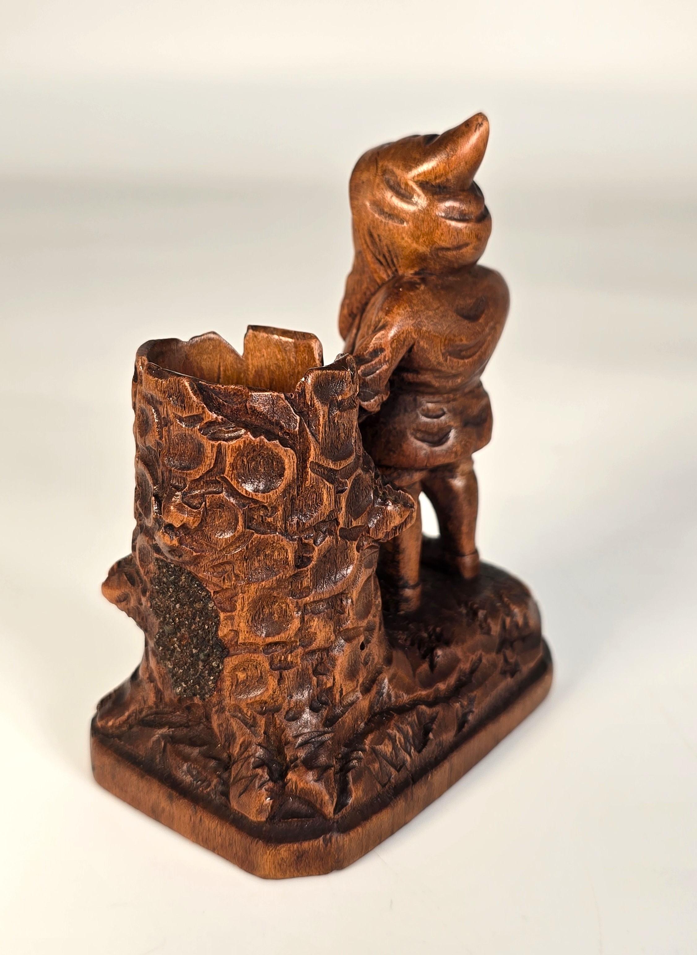 A Swiss Black Forest gnome matchstick holder/striker made in 1916 en vente 5