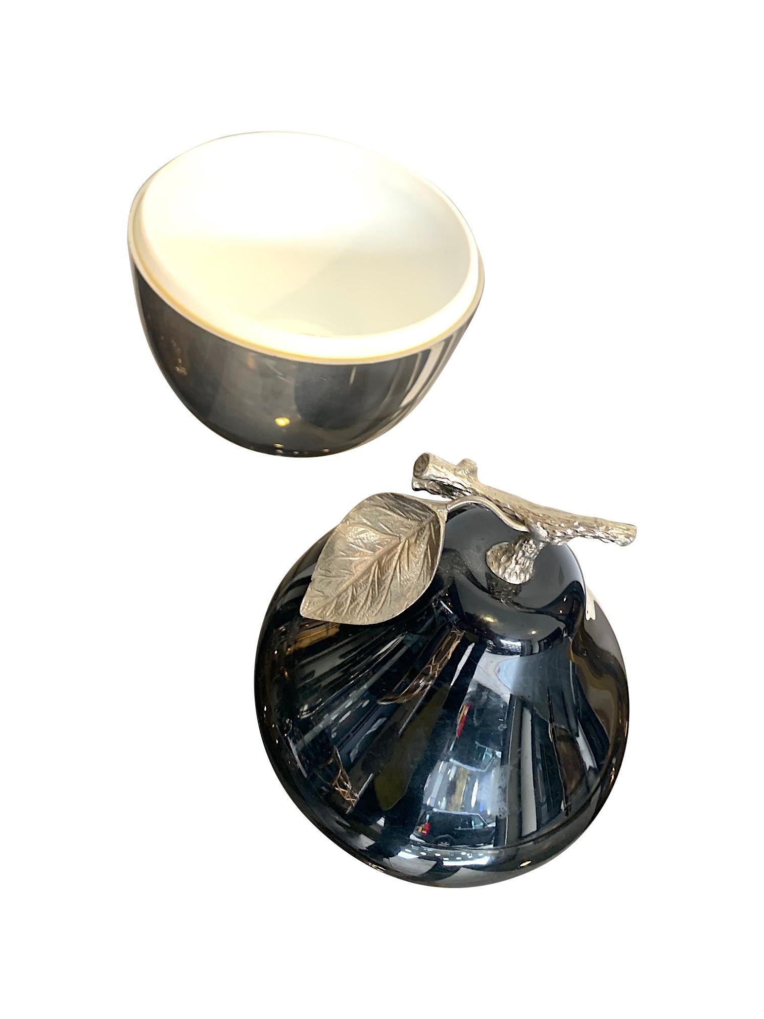 Swiss Chromed and Black Pear Shaped Ice Bucket by Freddotherm with Leaf Handle In Good Condition In London, GB