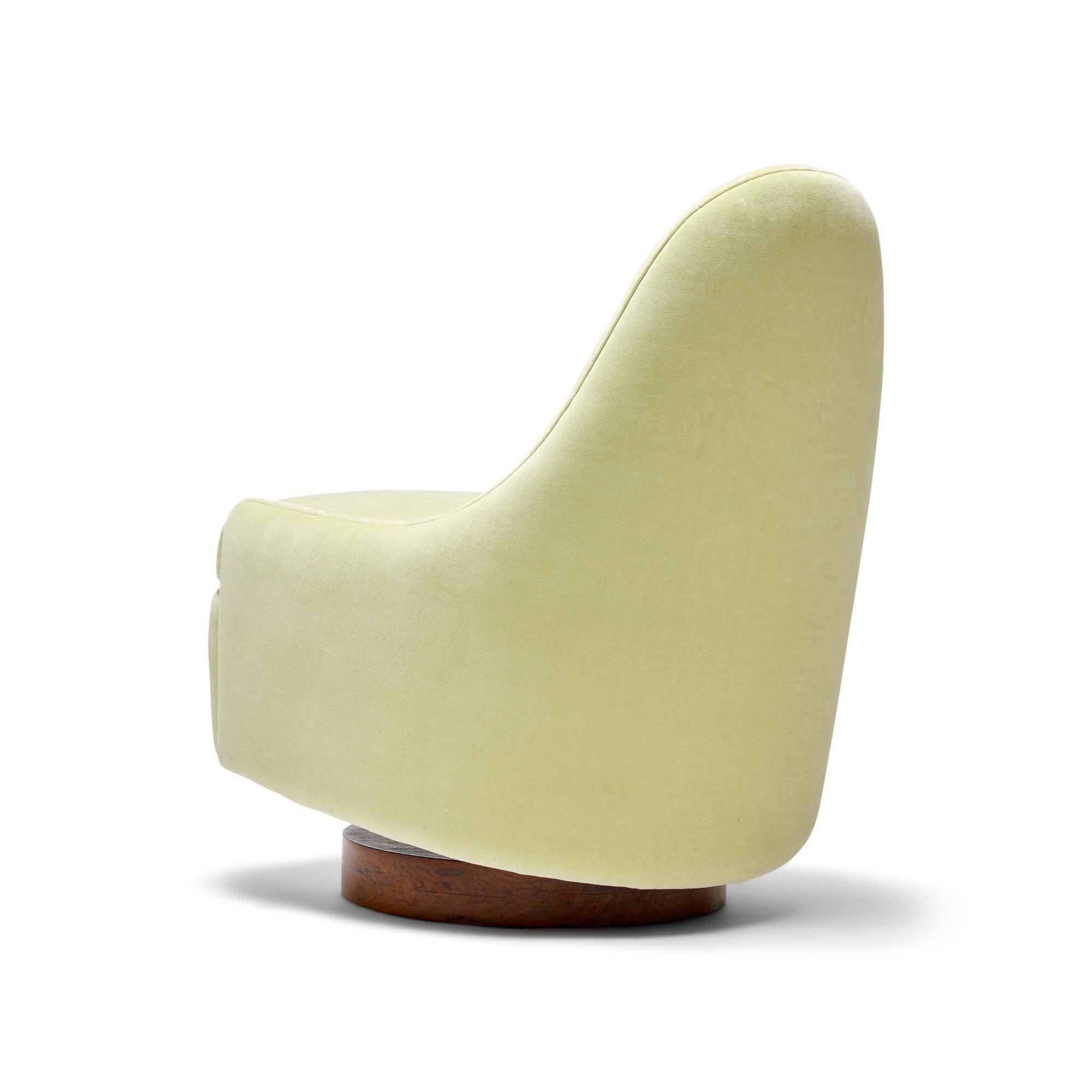 Sedia a pantofola girevole e a dondolo di Milo Baughman per Thayer Coggin Inc, anni '60 In condizioni ottime in vendita a Sagaponack, NY