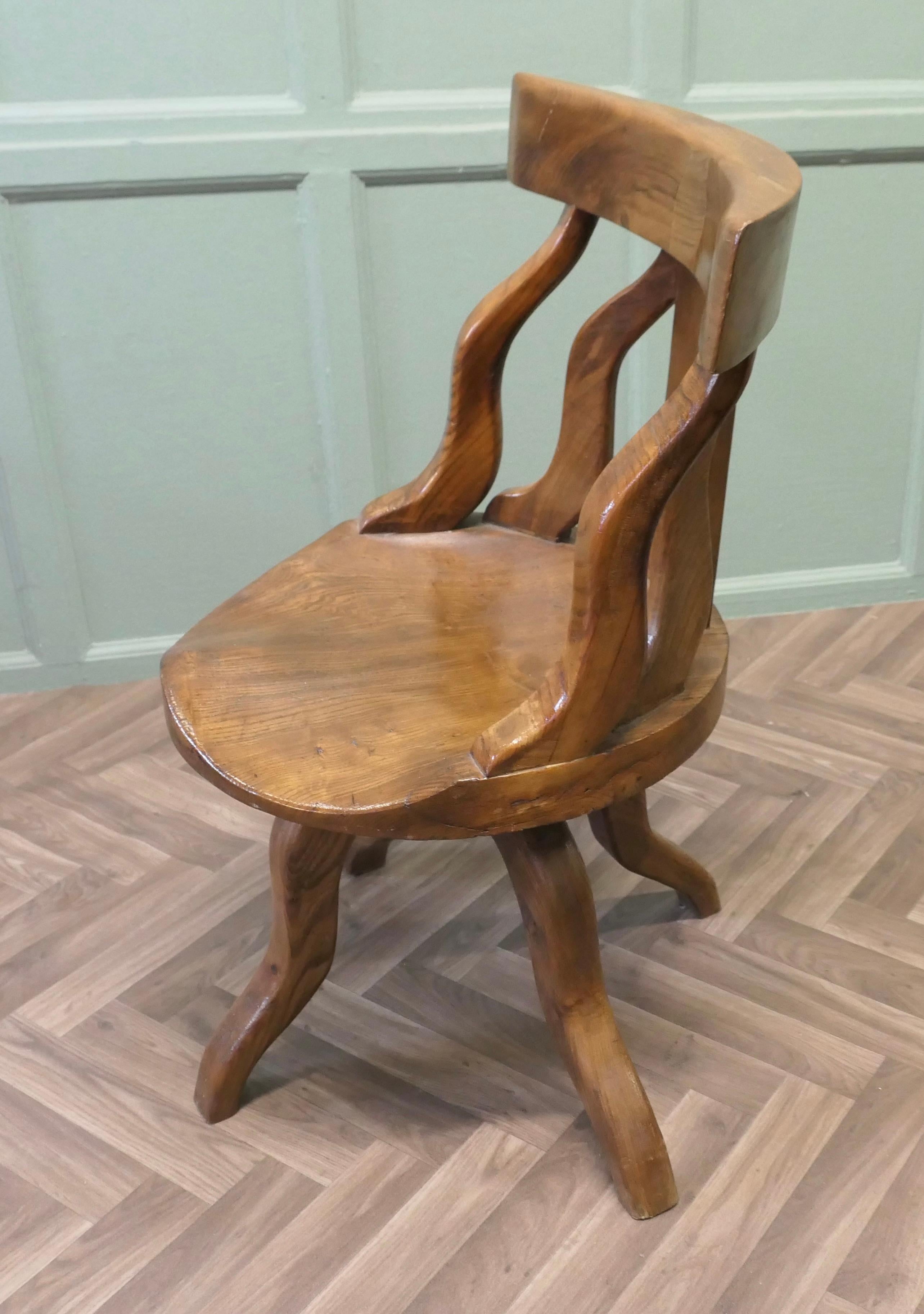Una silla de oficina o de escritorio de olmo giratoria en venta 1