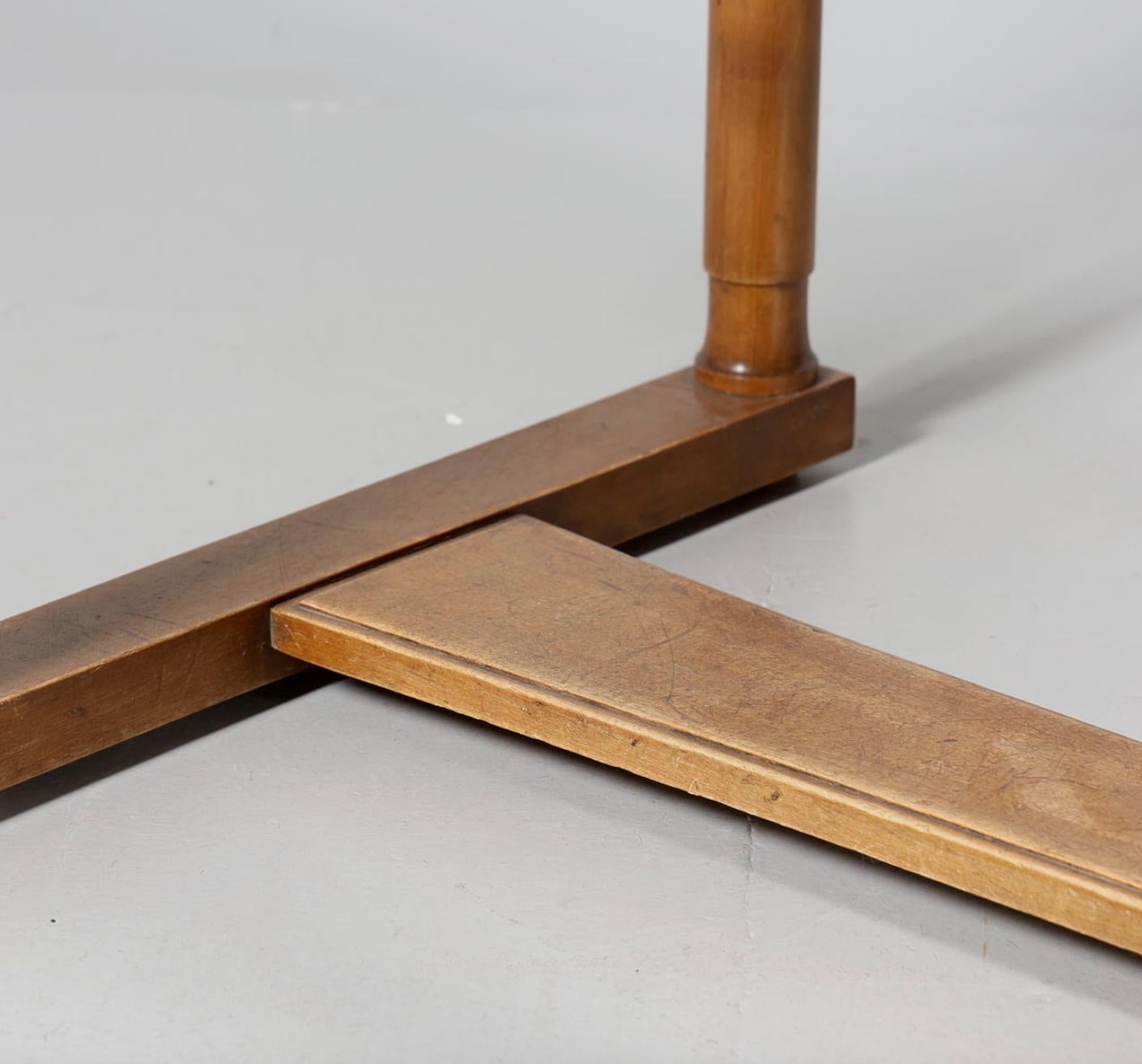 Une table d'Axel Einar Hjorth Model No. pour NK en vente 1