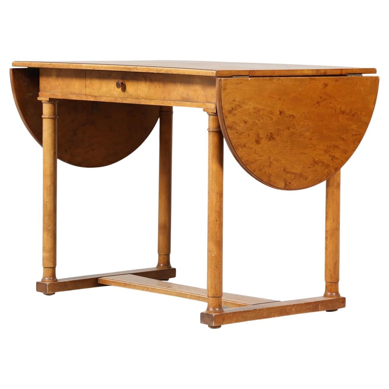 Une table d'Axel Einar Hjorth Model No. pour NK en vente