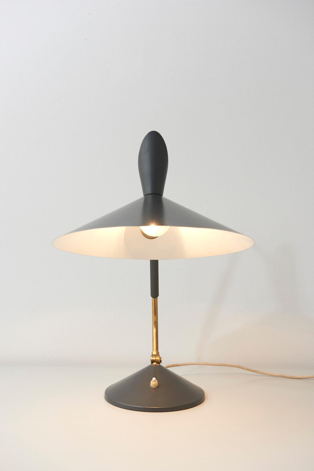 Table Lamp in Brass with Grey Lamp Shade in the Style of S.A. Holm Sørensen (Skandinavische Moderne) im Angebot
