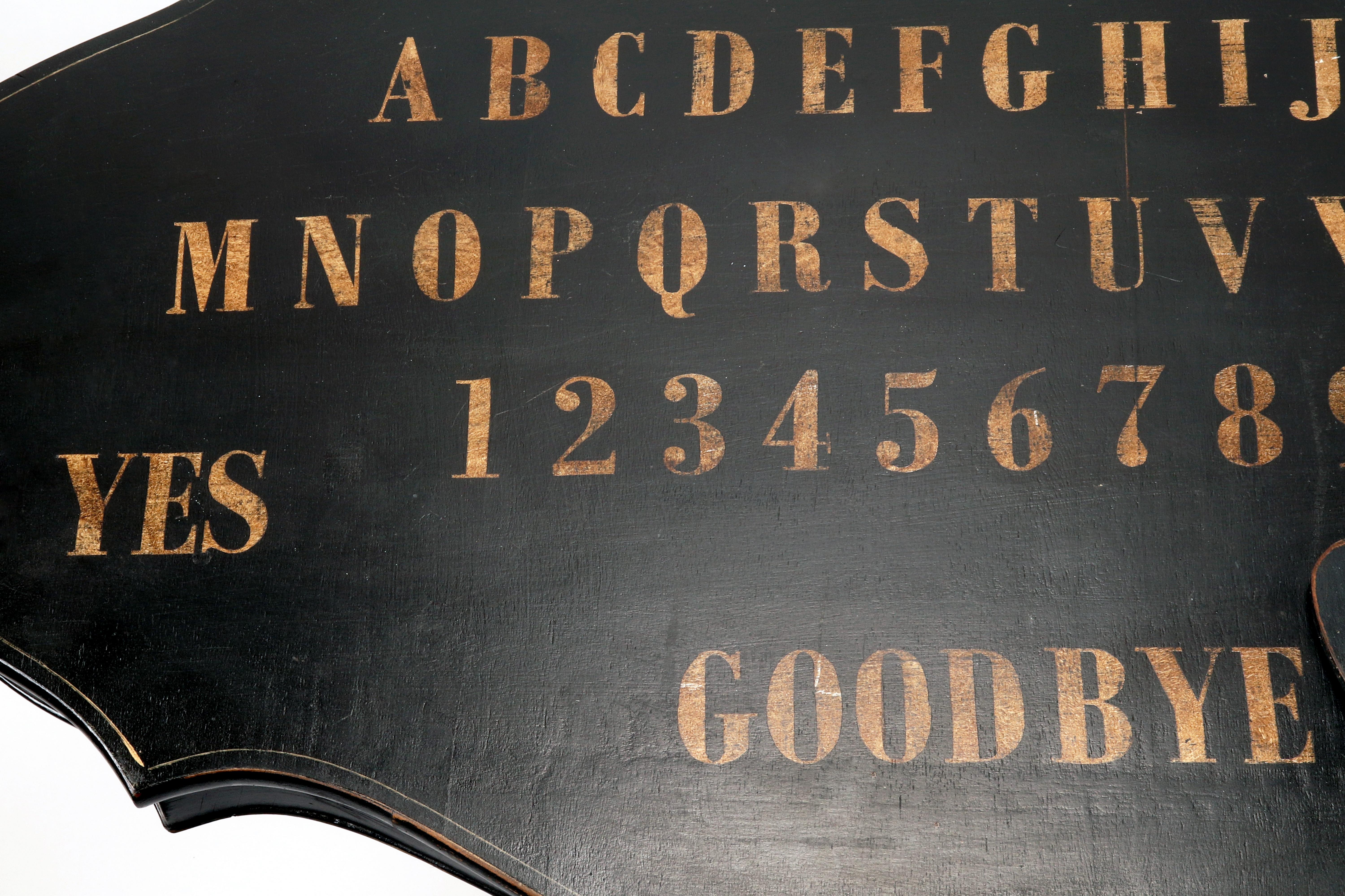 Table Ouija, Used for Séances, United States, 1870 In Good Condition For Sale In Milan, IT