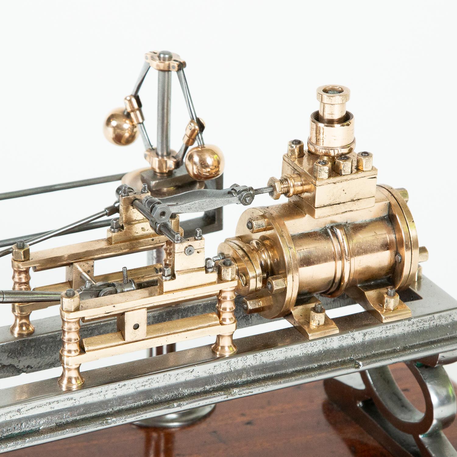 Tabletop Model of a Single Cylinder Steam Engine In Good Condition In London, GB