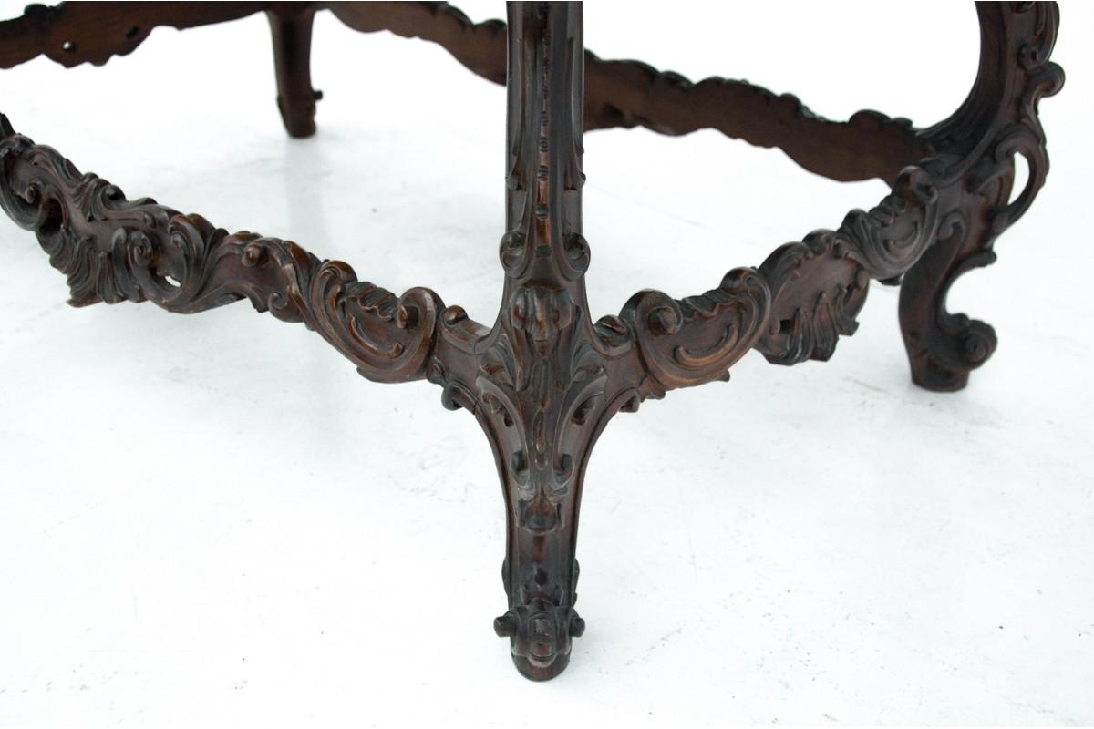 A table with a marble top, Italy, early Of the twentieth century. In Good Condition For Sale In Chorzów, PL