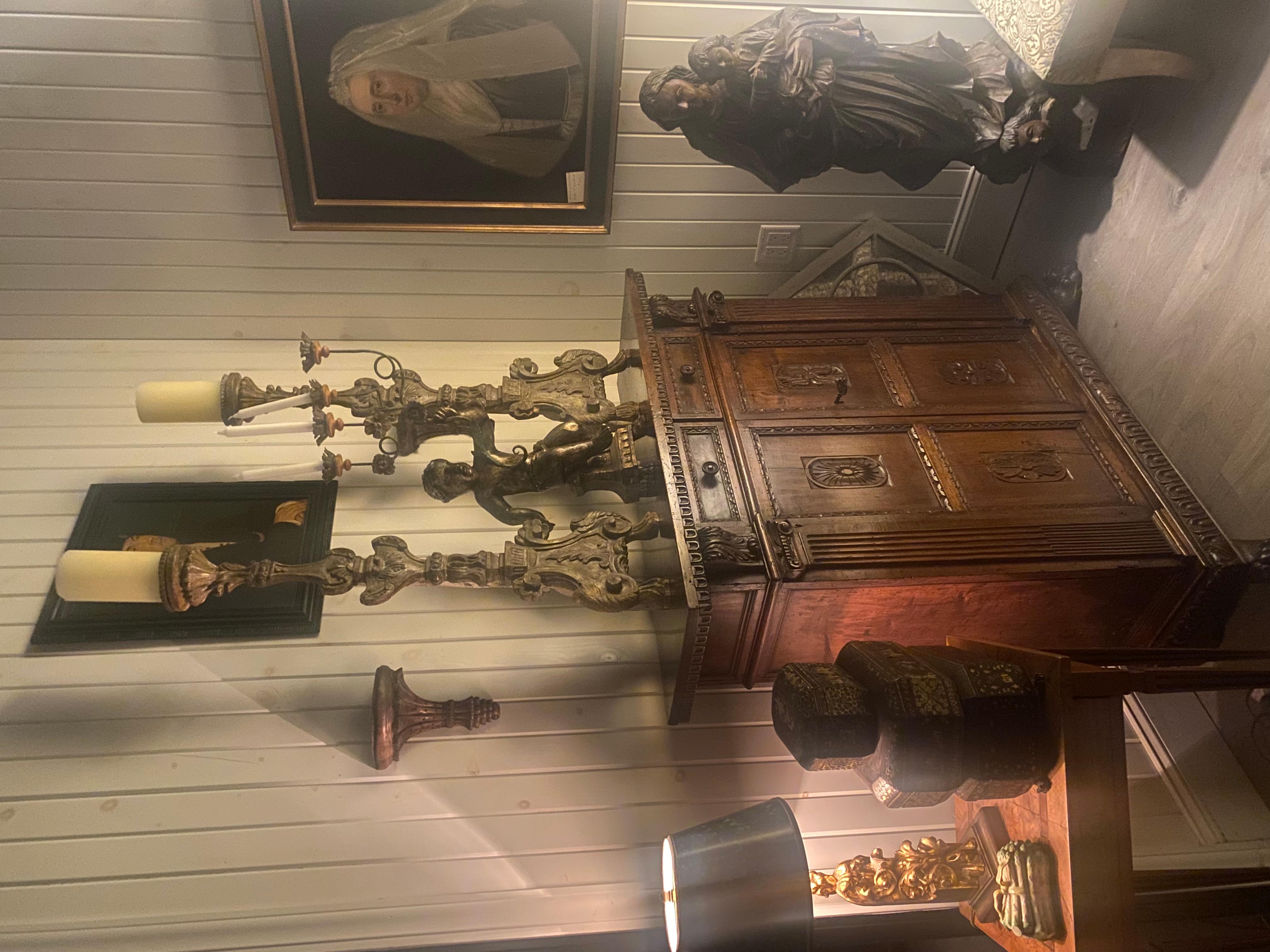 A tall 17th C. walnut cabinet buffet, having a plank top with dentil moulding. For Sale 5