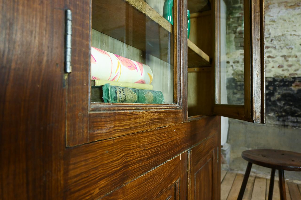 Tall 19th Century Glazed Faux Bois Painted French Bibliothèque Bookcase Cabinet In Good Condition For Sale In Basingstoke, Hampshire