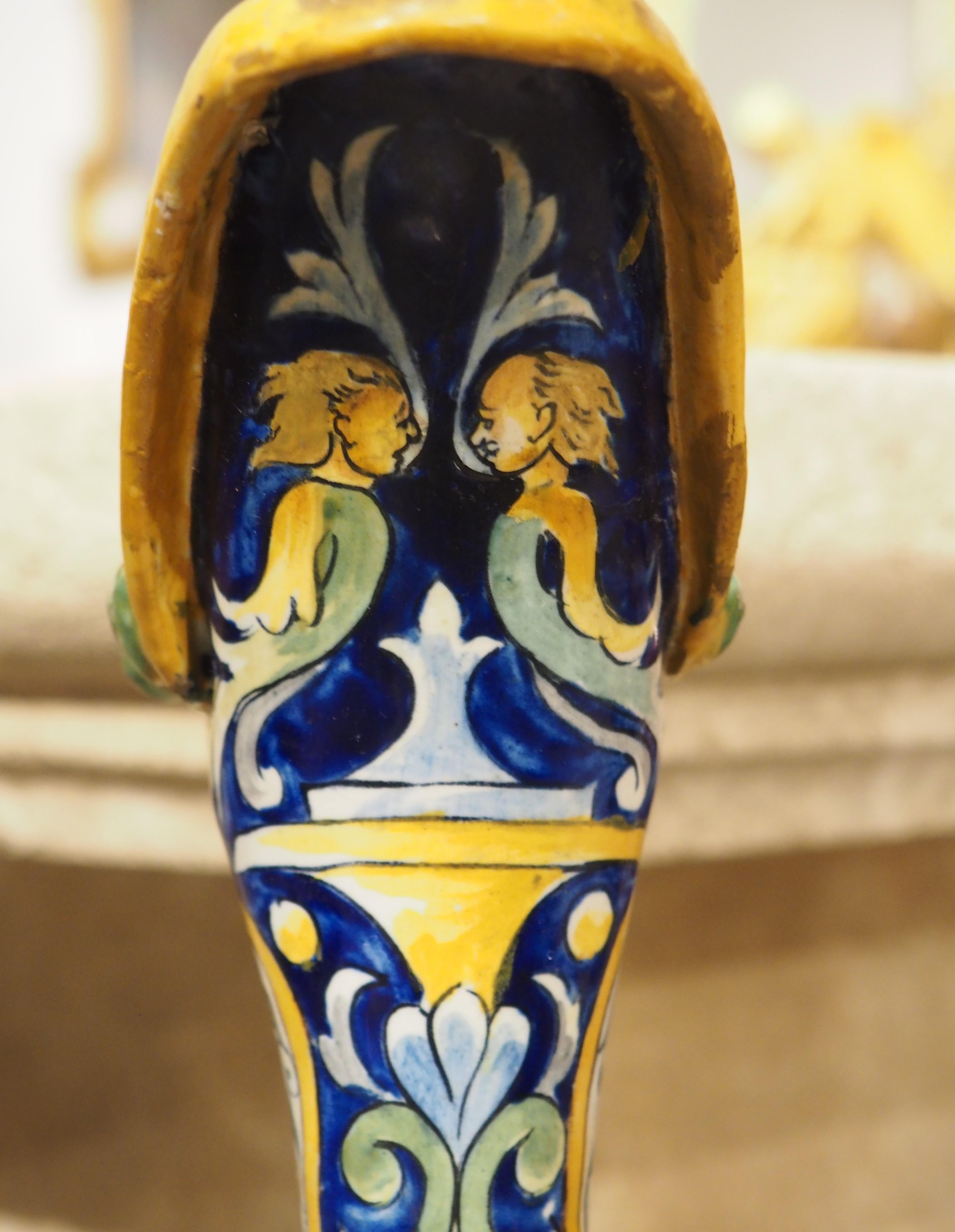 Große und schlanke antike handbemalte italienische Majolika-Kanne aus Majolika, Neapel, um 1870 im Angebot 11