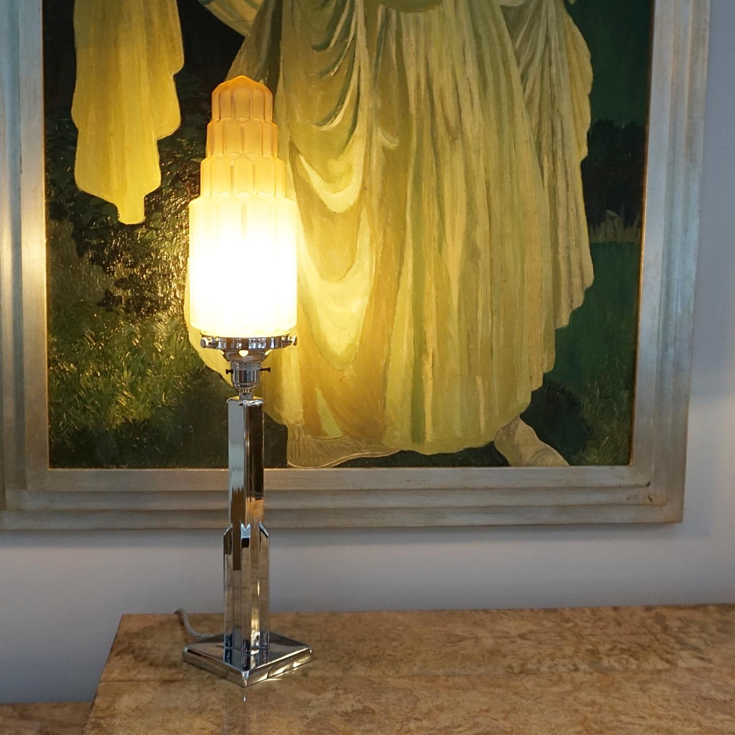 A Tall Art Deco Glass Globed Table Lamp For Sale 4
