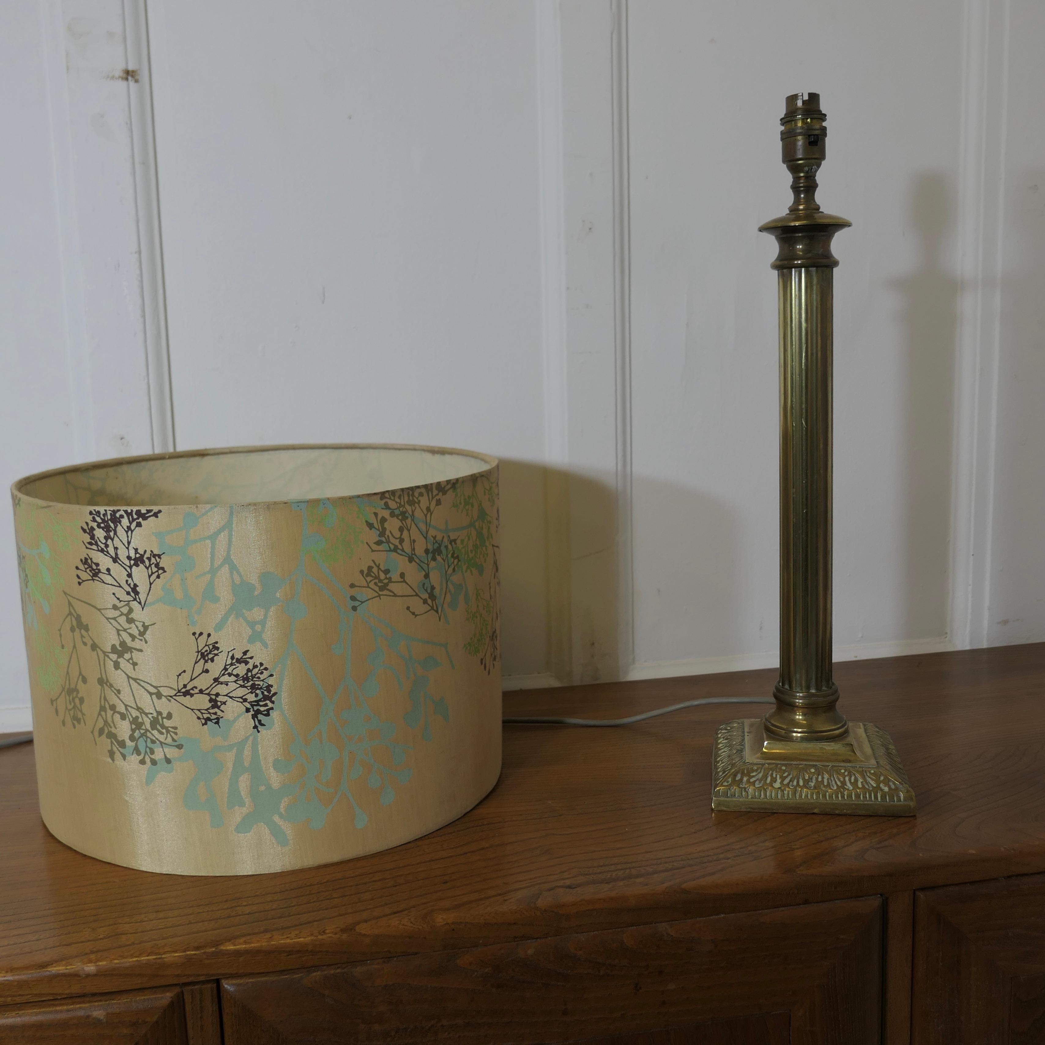 A Tall Brass Corinthian Column Table Lamp with Shade   For Sale 3