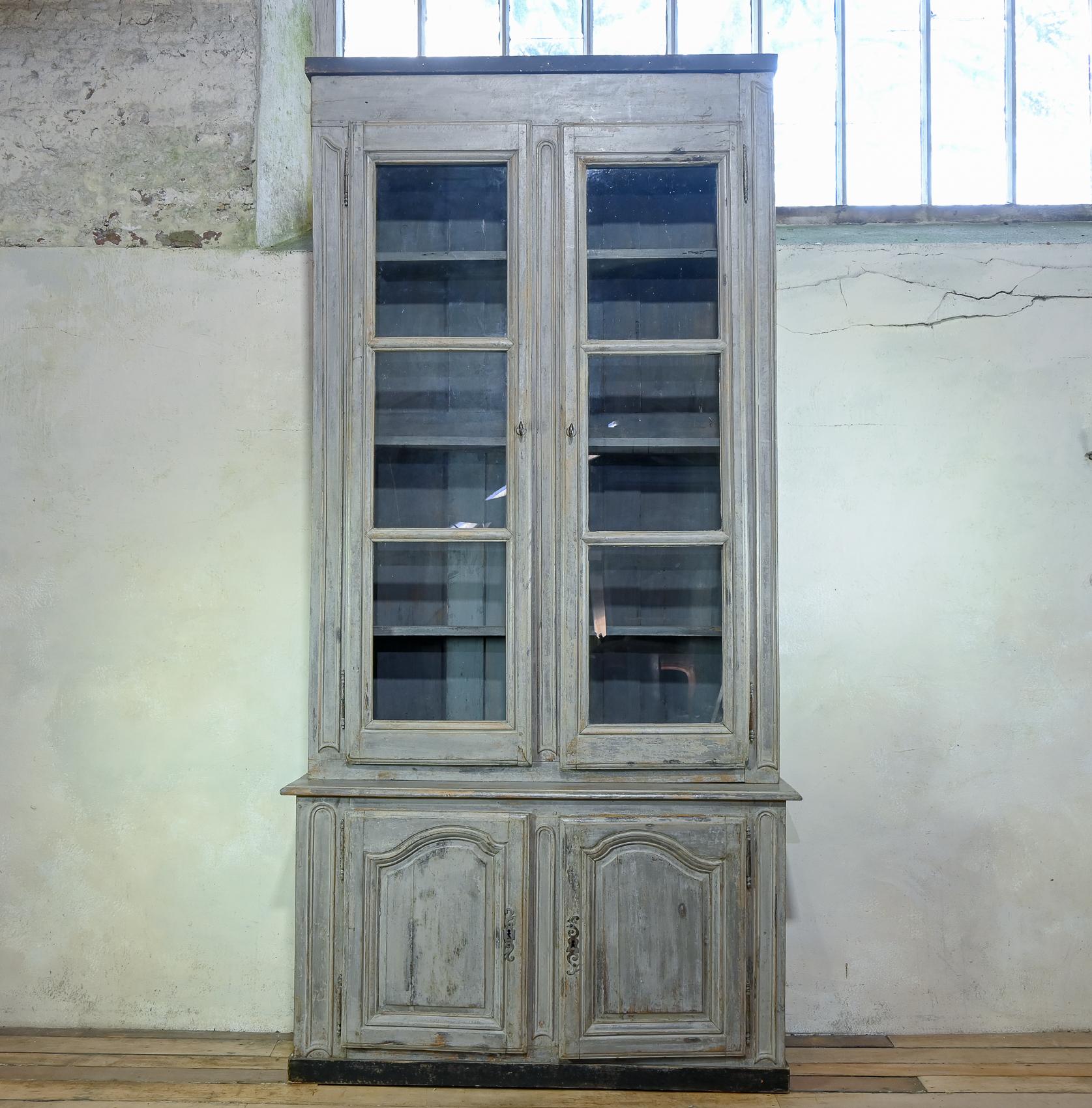 Tall Early 19th Century French Painted Glazed Bibliothèque, Bookcase For Sale 10