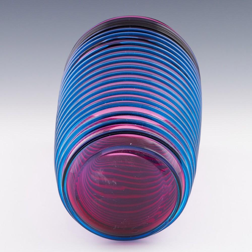 A Tall Formia Murano Sapphire Blue Trail Over Amethyst Vase, 2008 In Good Condition For Sale In Tunbridge Wells, GB
