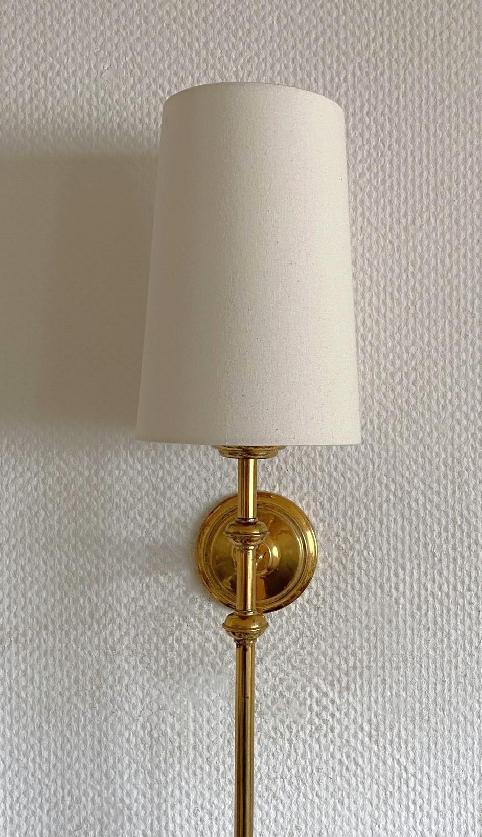 20th Century A tall French Maison Jansen Style Brass Wall Sconce, Wall Light, 1950s For Sale