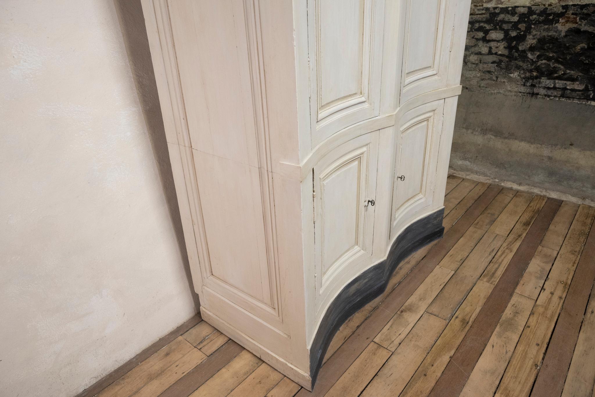 Tall French 19th Century serpentine painted Cupboard / Armoire For Sale 3