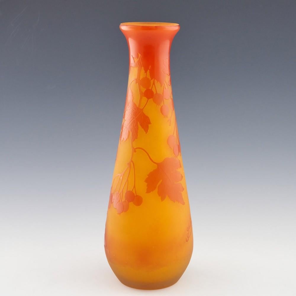 A Tall Galle Cameo Glass Vase, c1910 In Good Condition For Sale In Tunbridge Wells, GB