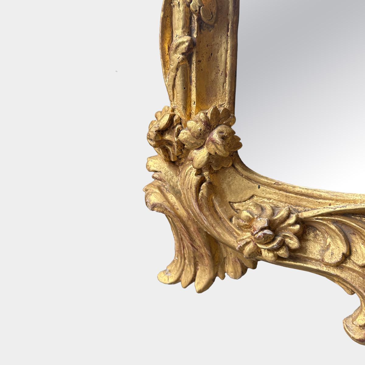 Un grand modèle sculpté de George III  Miroir d'embarcadère Rococo en bois doré en vente 4