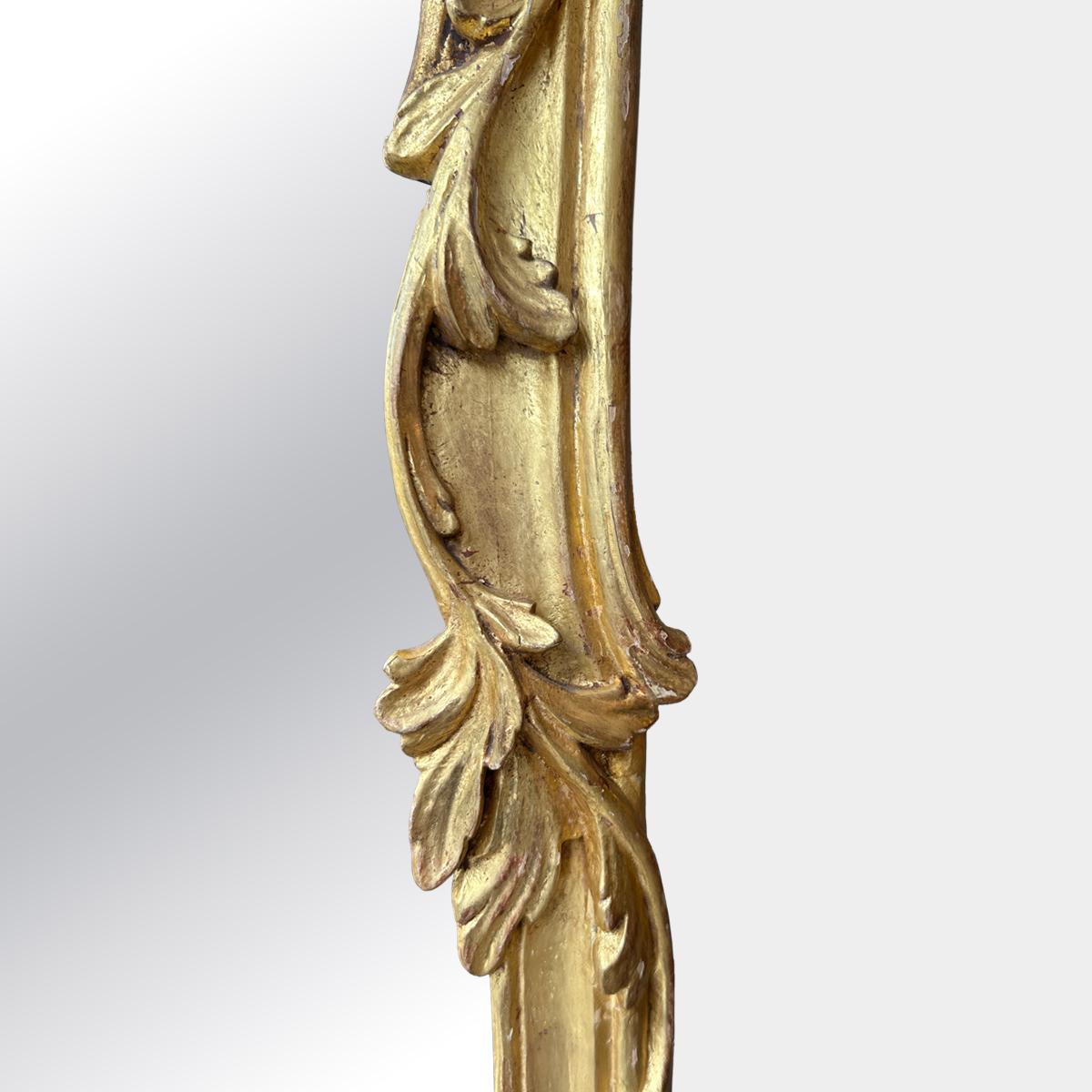Sculpté Un grand modèle sculpté de George III  Miroir d'embarcadère Rococo en bois doré en vente