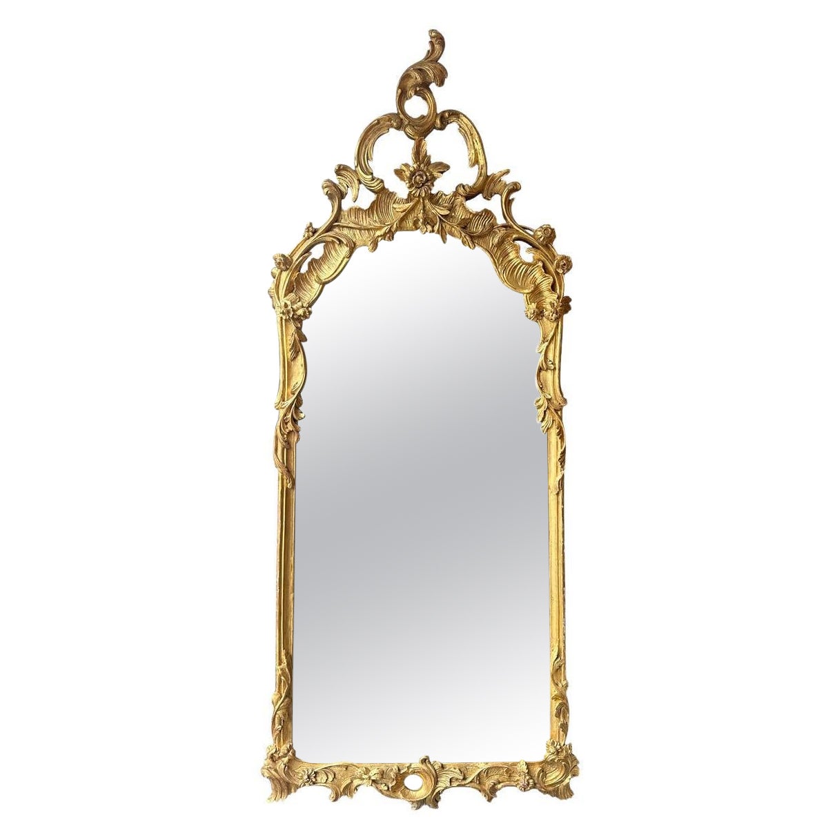 Un alto Giorgio III intagliato  Specchio Rococò Giltwood Pier in vendita
