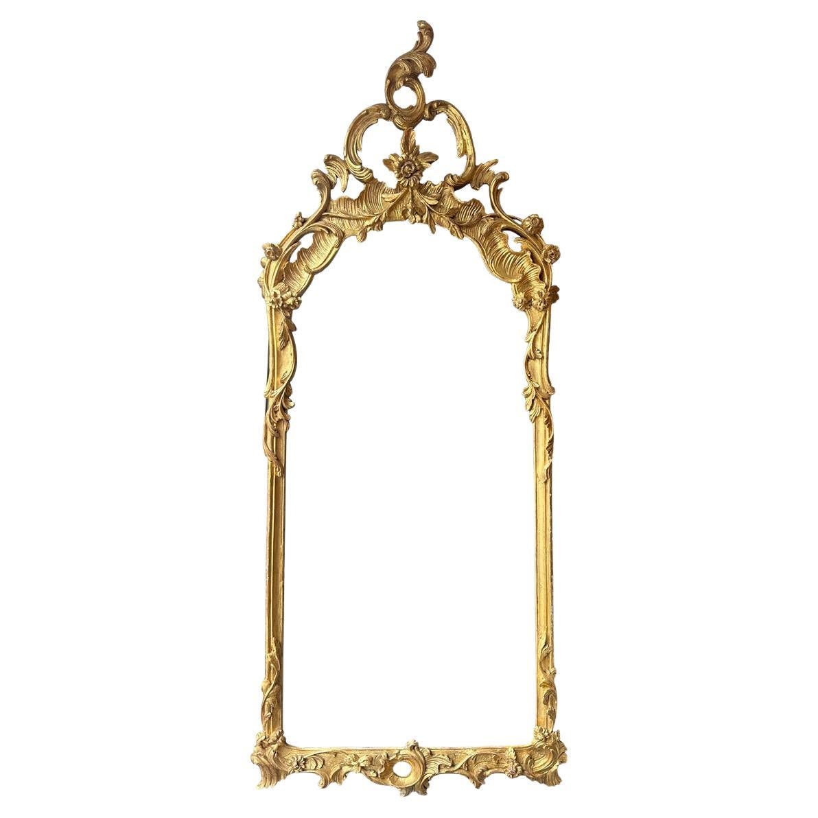 Un grand modèle sculpté de George III  Miroir d'embarcadère Rococo en bois doré en vente