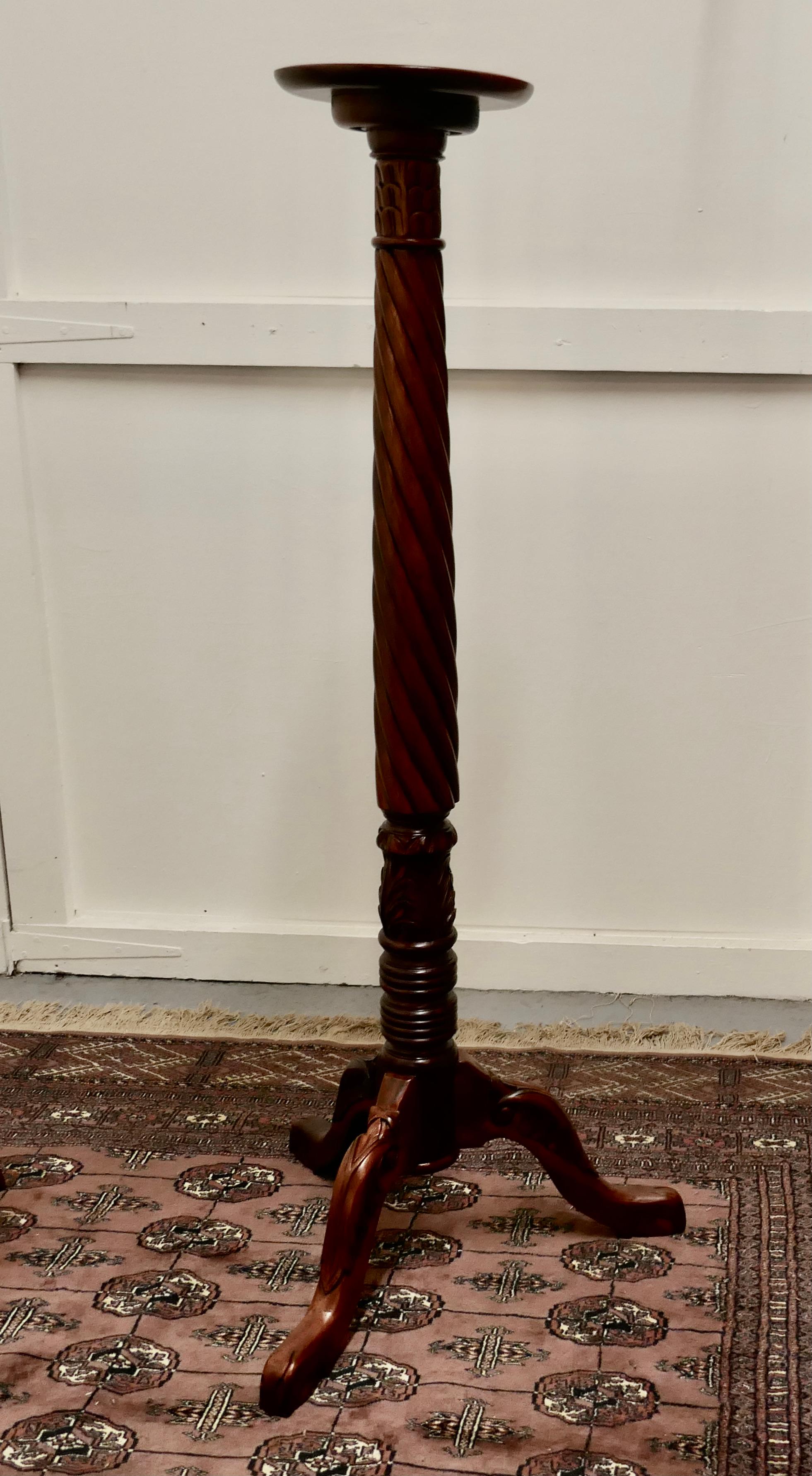 Tall Pair of Mahogany Torchère or Lamp Stands For Sale 3