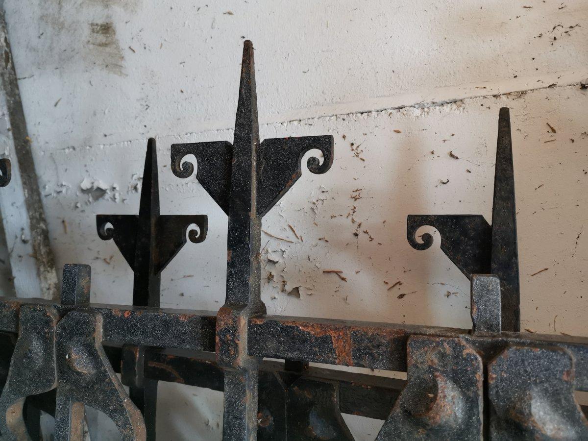 Arts and Crafts Tall Set of A&C Cast Iron Gates in the Glasgow Style with Split Heart Details For Sale